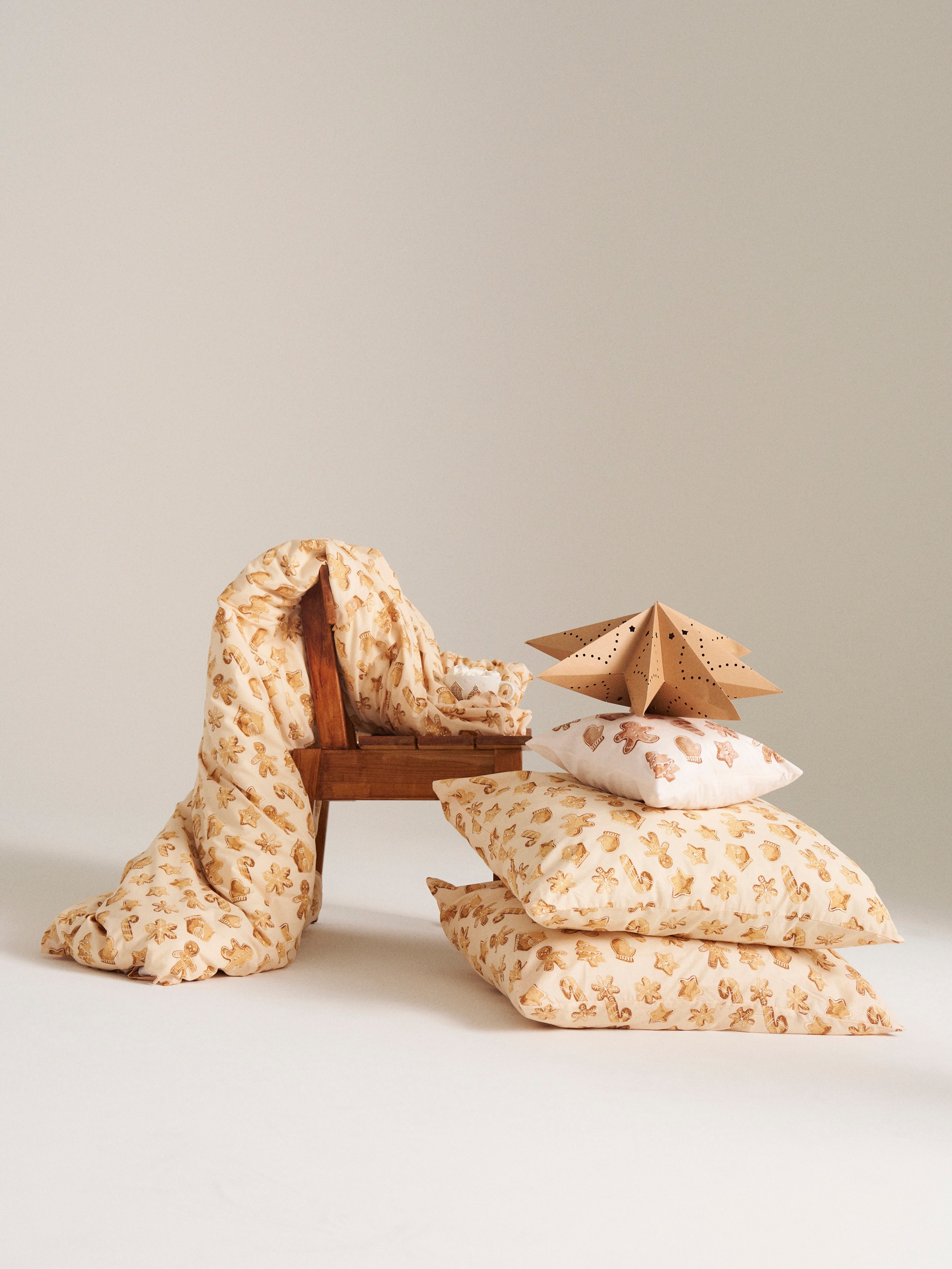 Sinsay - Σετ σεντονιών με χριστουγεννιάτικο σχέδιο - ώχρα φωτογραφία