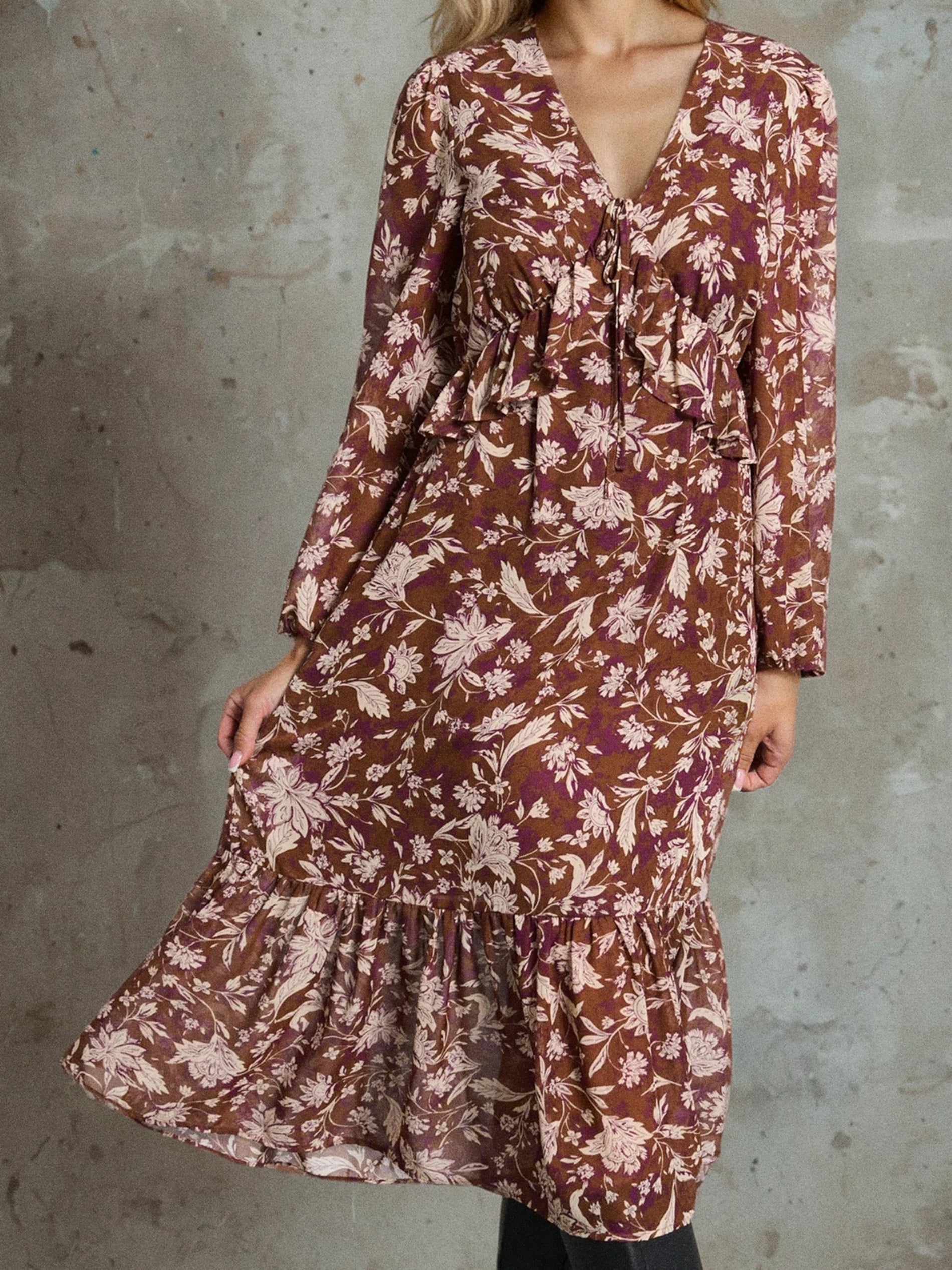 Sinsay - Midi φόρεμα με λεπτομέρειες από βολάν - πολυχρωμο φωτογραφία