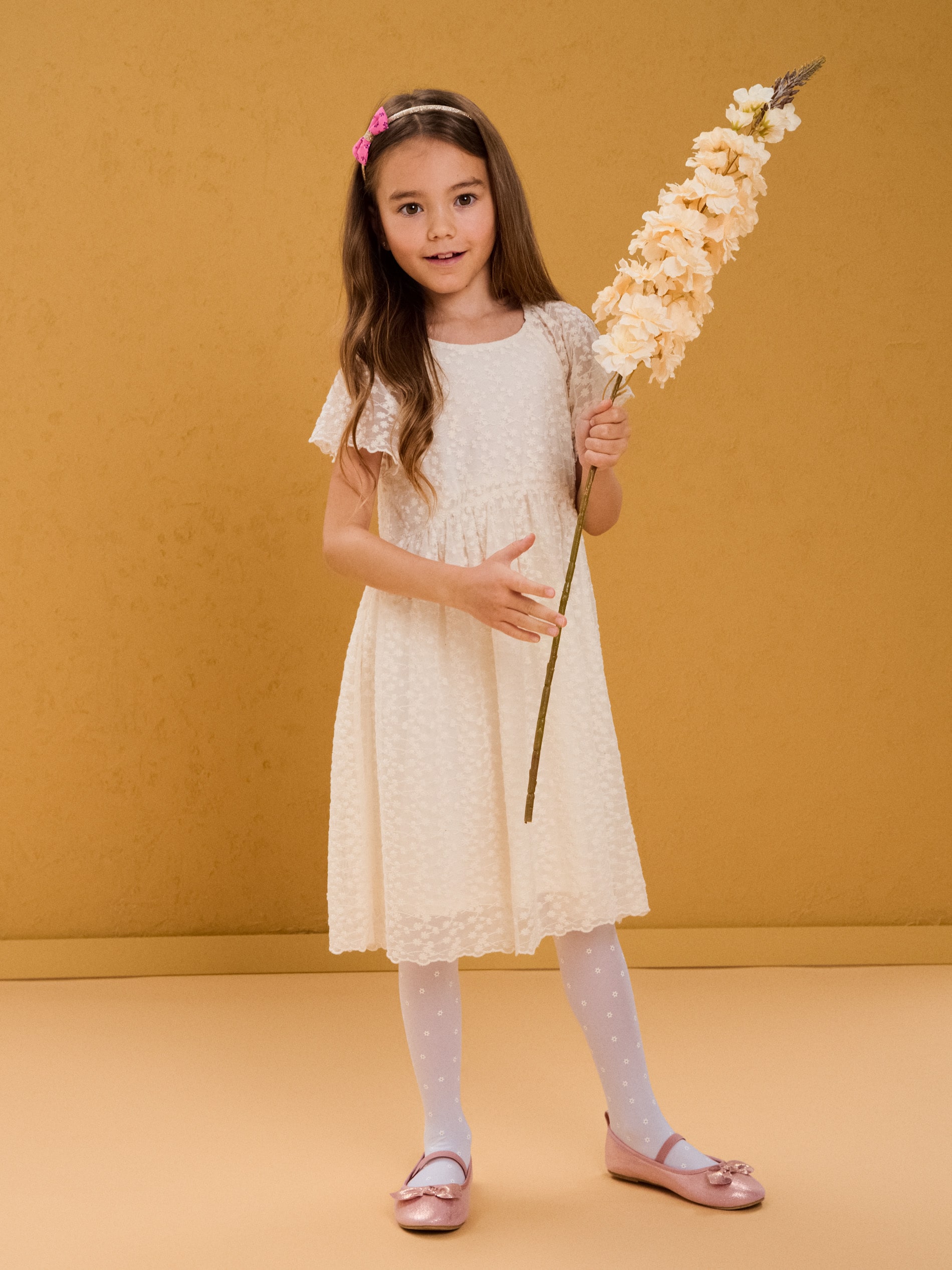 Sinsay - Sukienka bombka z haftowanym wzorem - kremowy