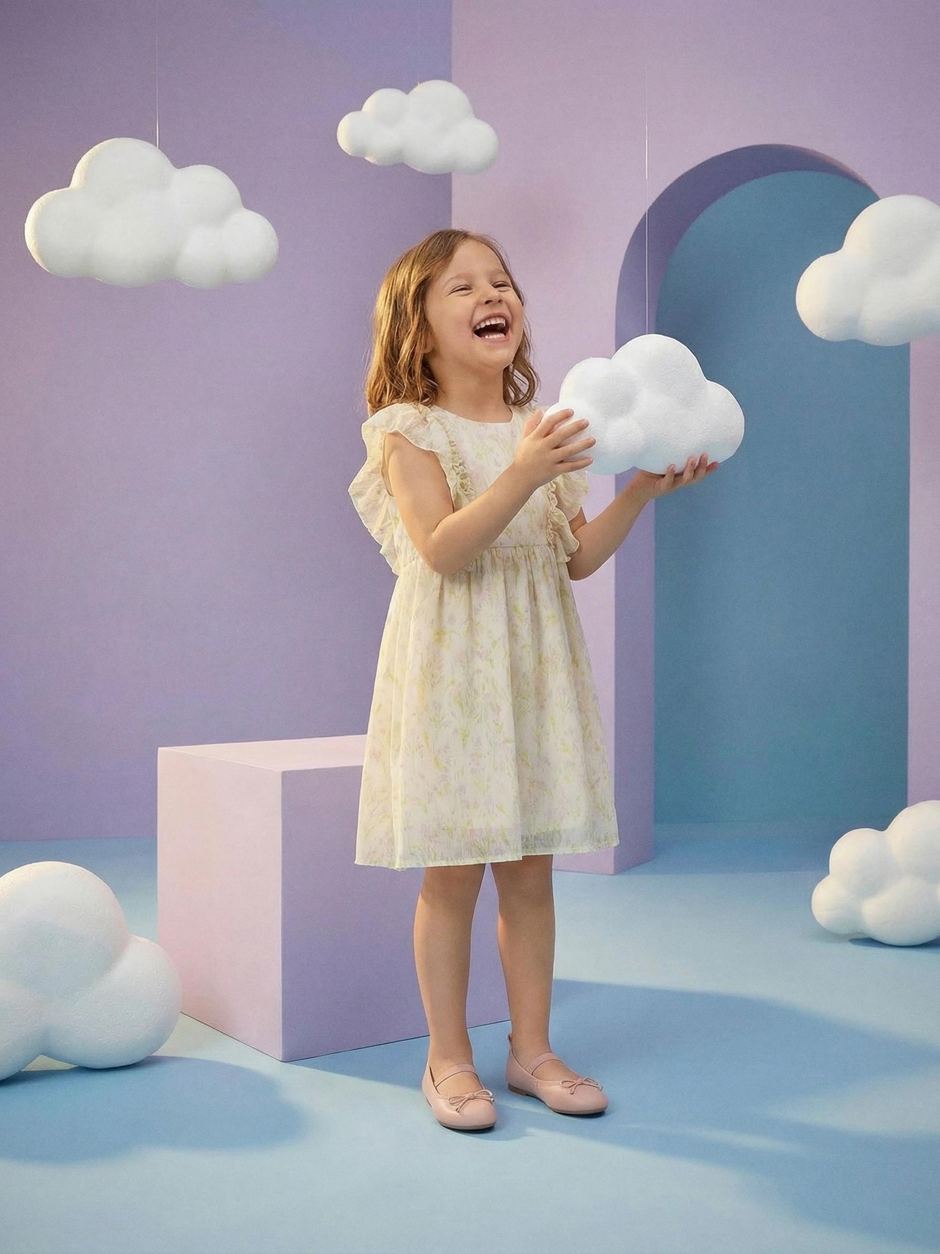 Sinsay - Tiulowa sukienka babydoll ze wzorem kwiatowym - wielobarwny