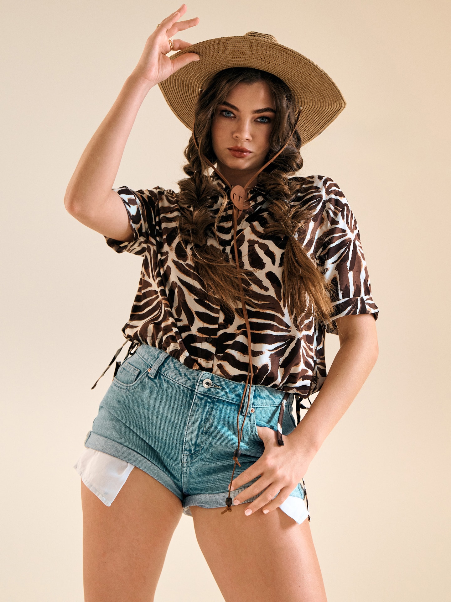 Sinsay - Szorty jeansowe mid waist - niebieski