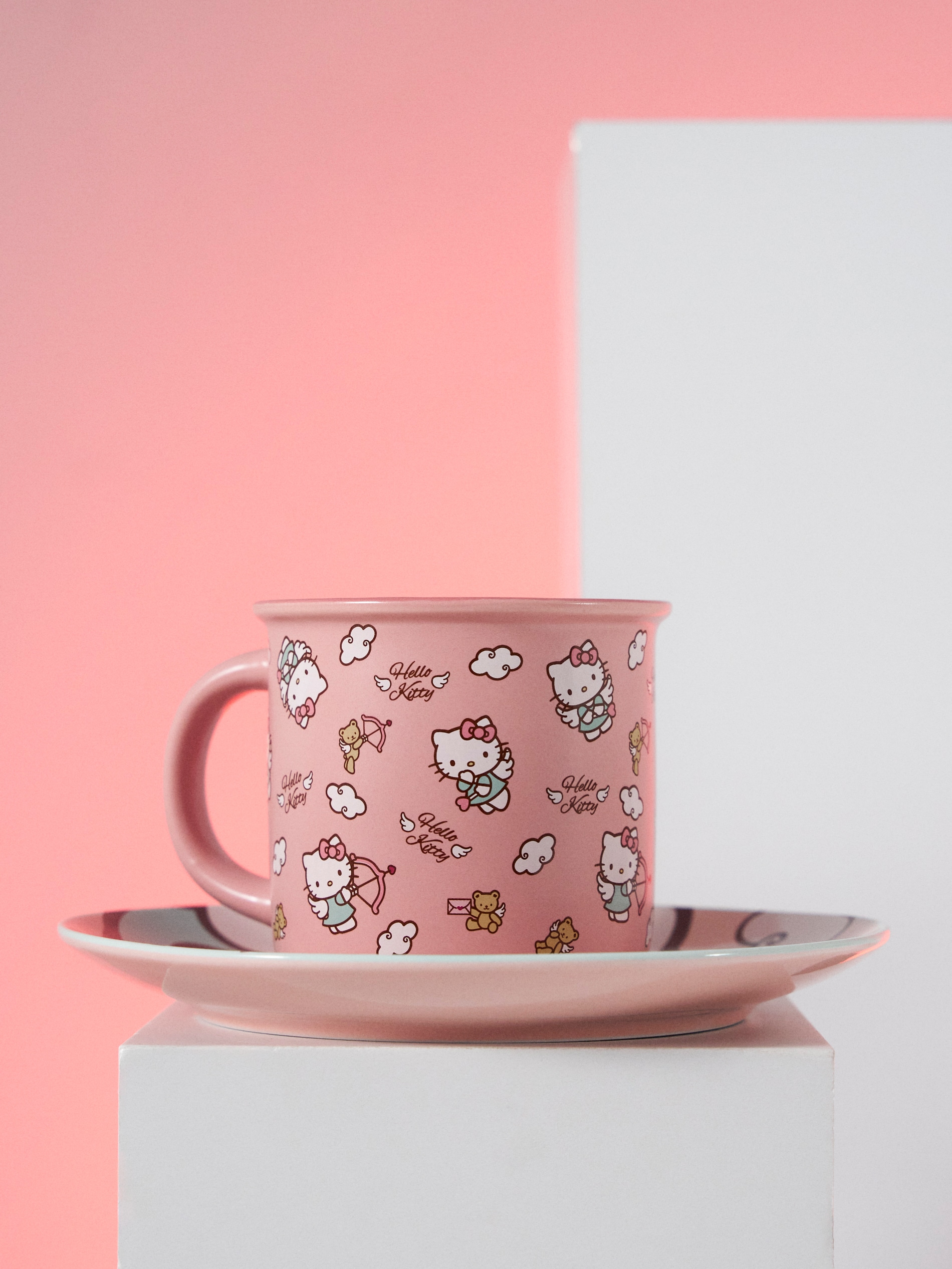 Ceramiczny kubek z uchem Hello Kitty - Uroczy różowy wzór do kuchni i jadalni