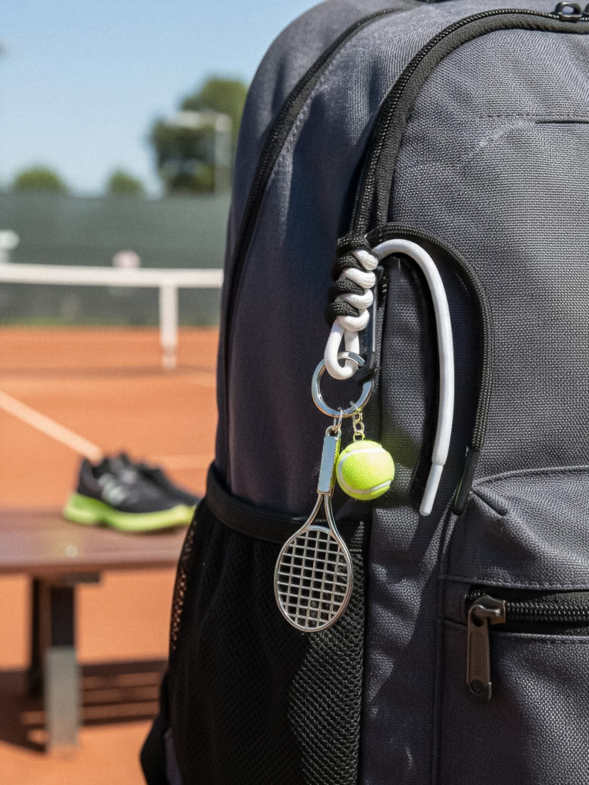 Sinsay - Μπρελόκ με αθλητικό θέμα - πολυχρωμο φωτογραφία