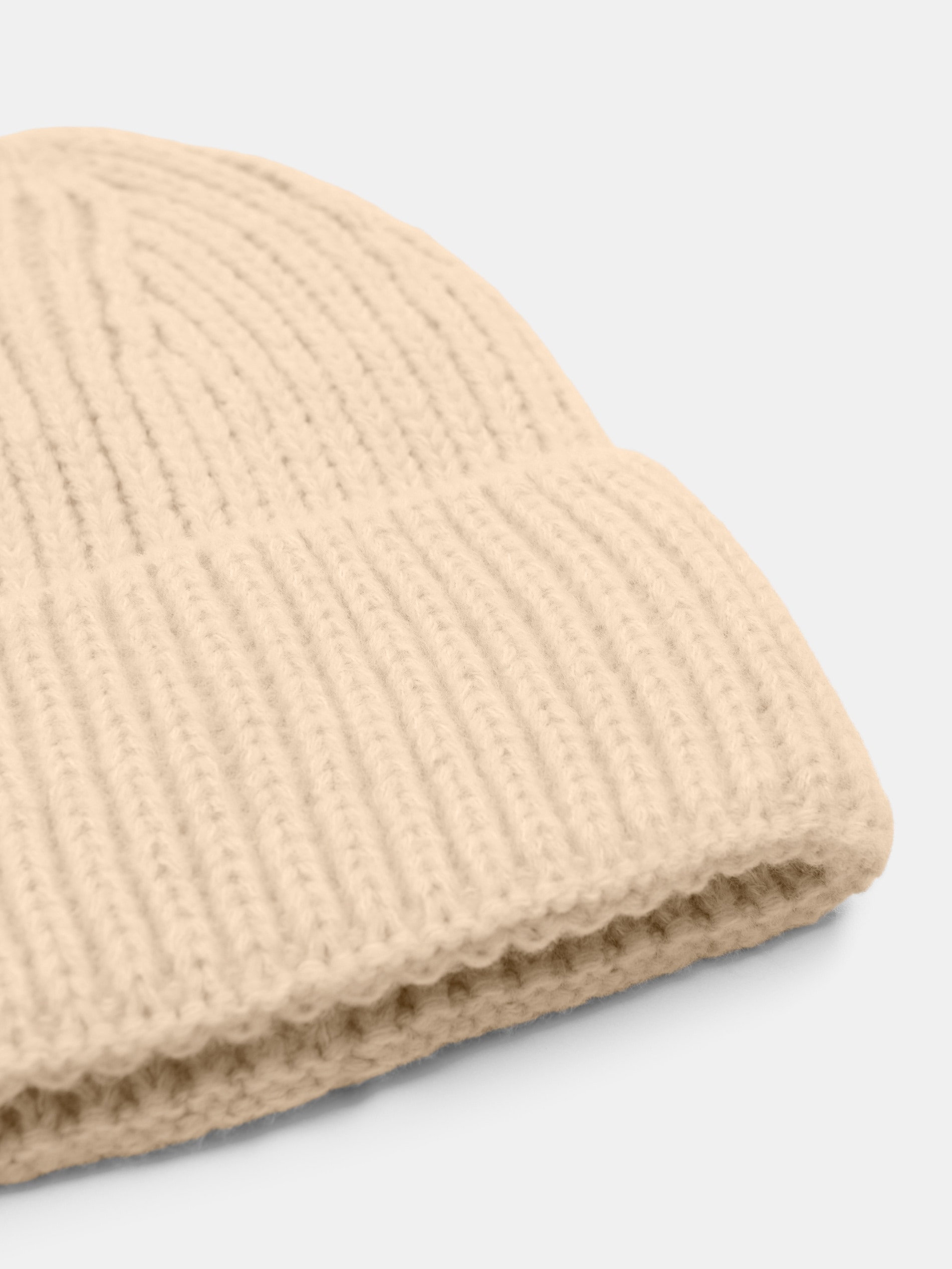 Sinsay - Πλεκτό beanie με ρίγες - κρεμ φωτογραφία