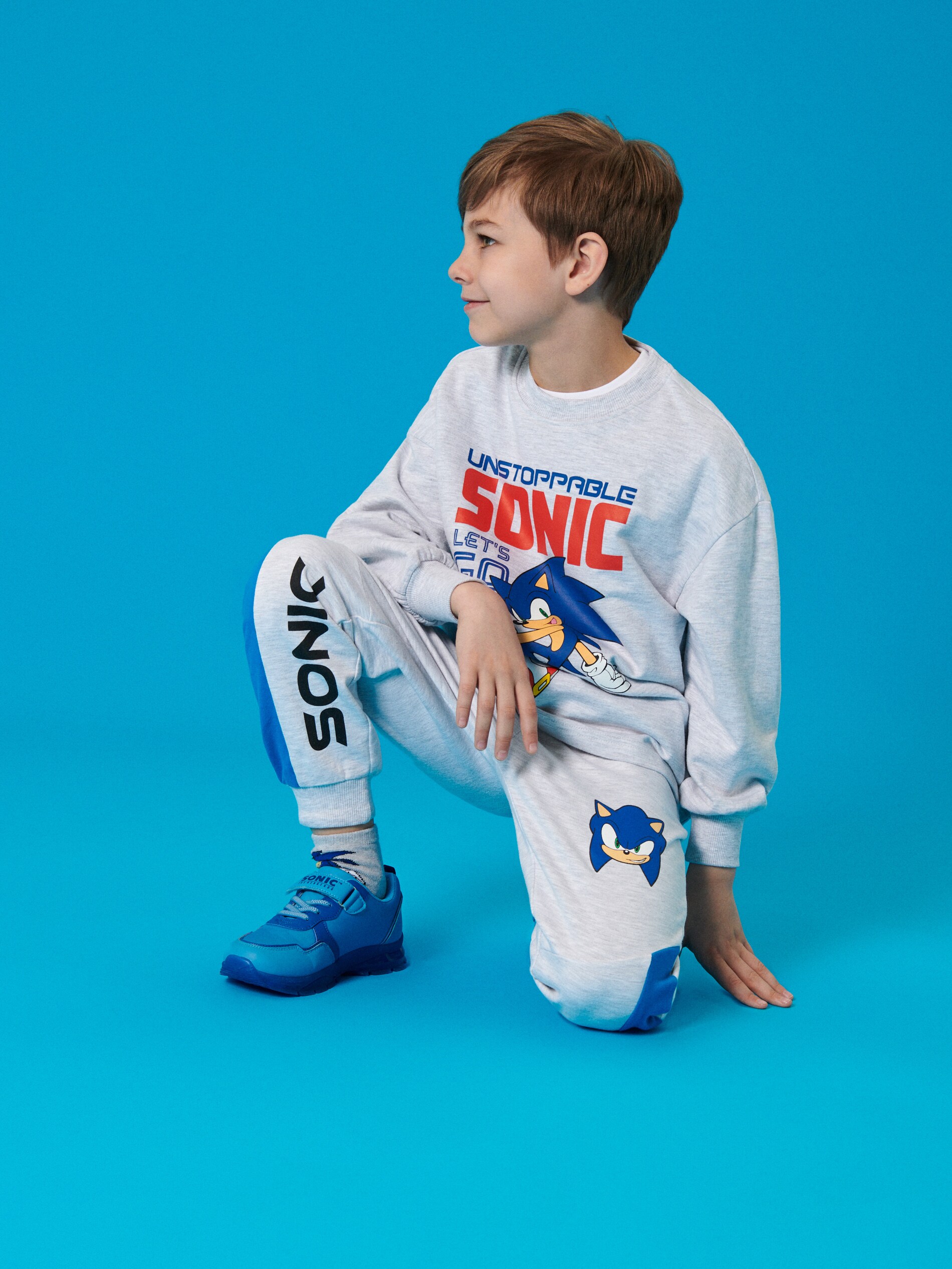 Sinsay - Αθλητικά παντελόνια με μανσέτες Sonic the Hedgehog: Modern - ανοιχτό γκρι φωτογραφία