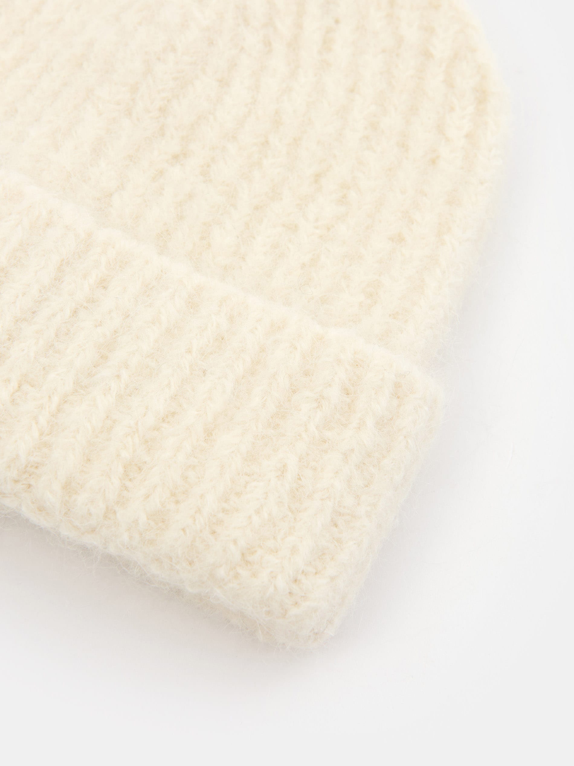 Sinsay - Καπέλο premium από αλπακά - κρεμ φωτογραφία