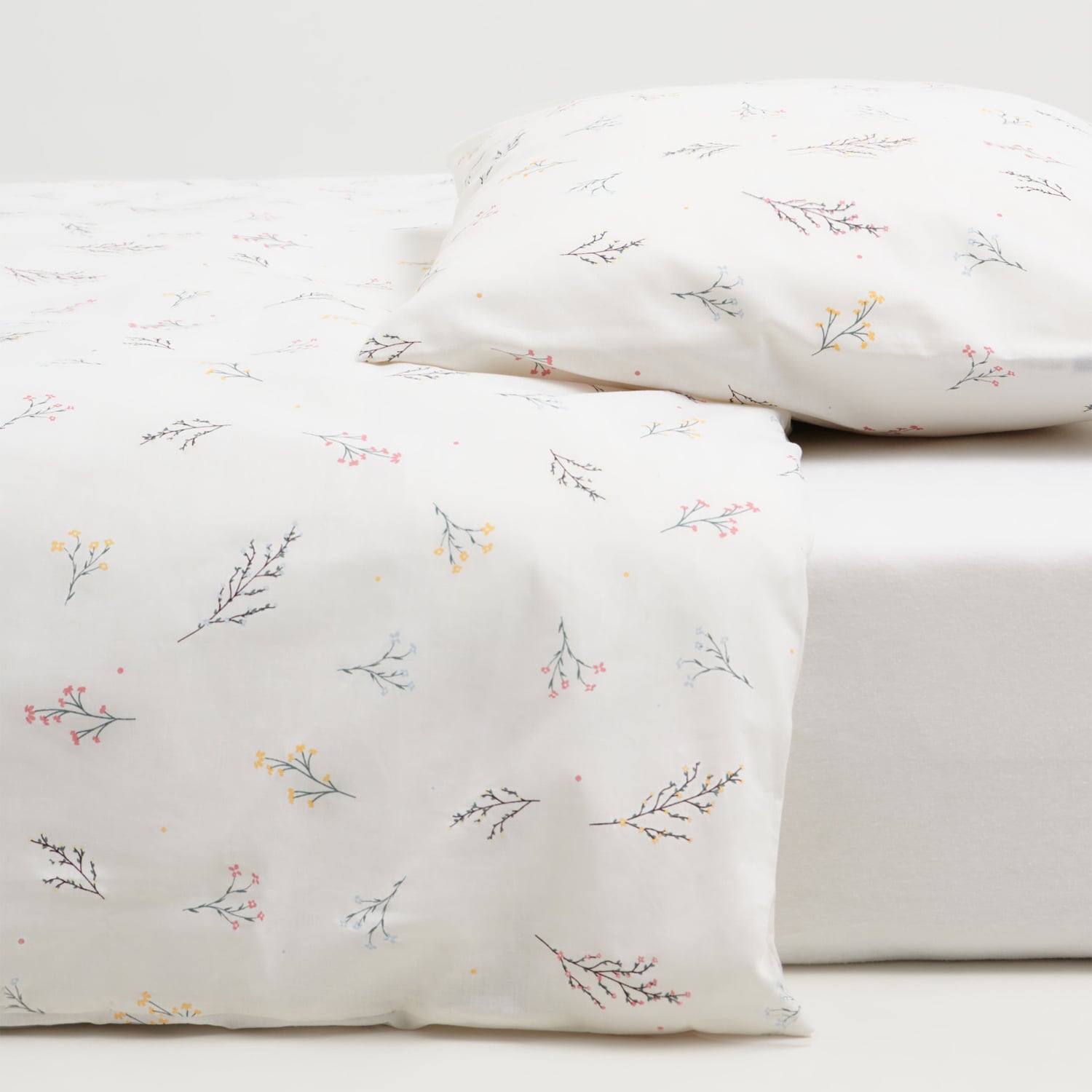 E-shop Sinsay - Bavlnená posteľná súprava - Krémová