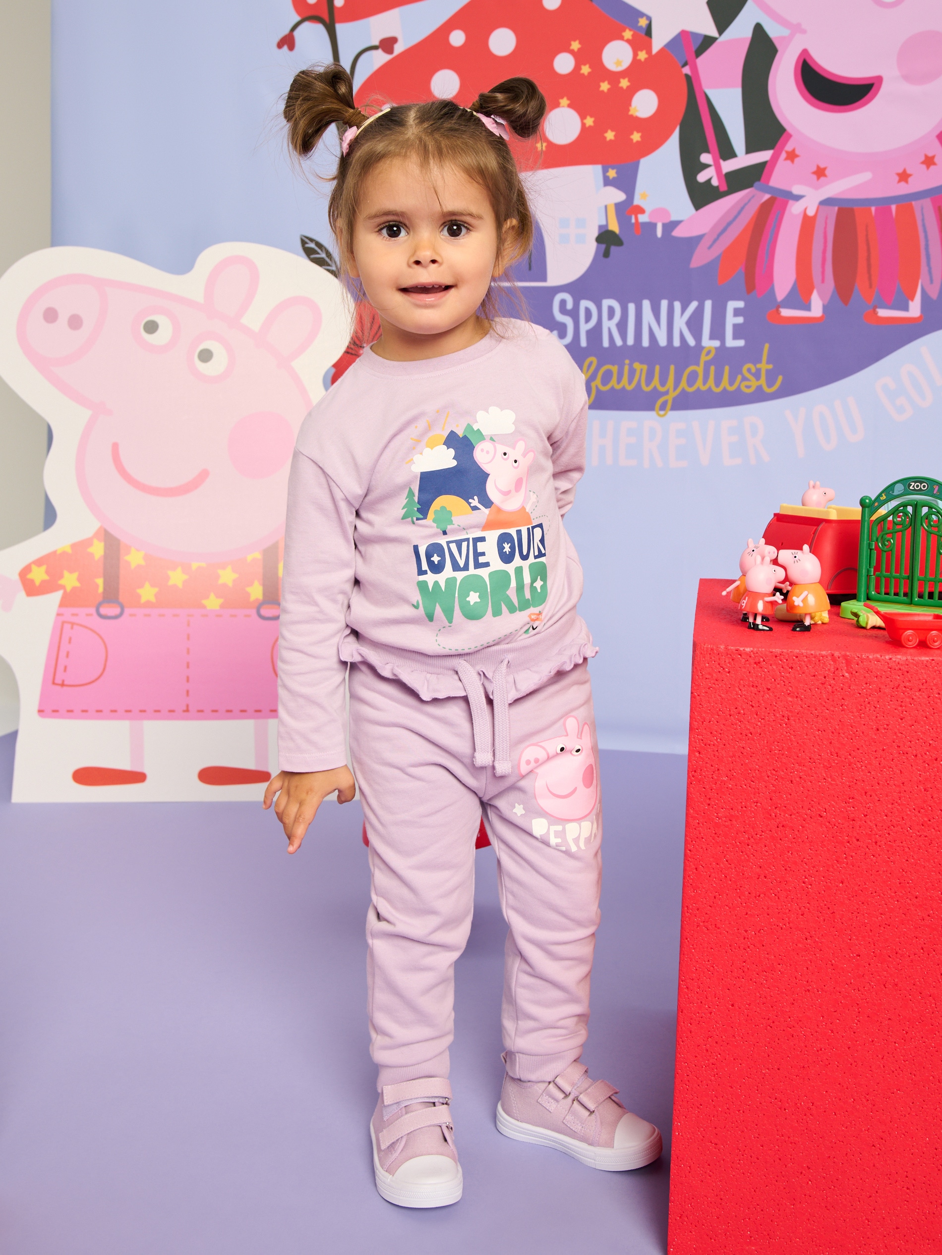 Sinsay - Spodnie dresowe Świnka Peppa - fioletowy