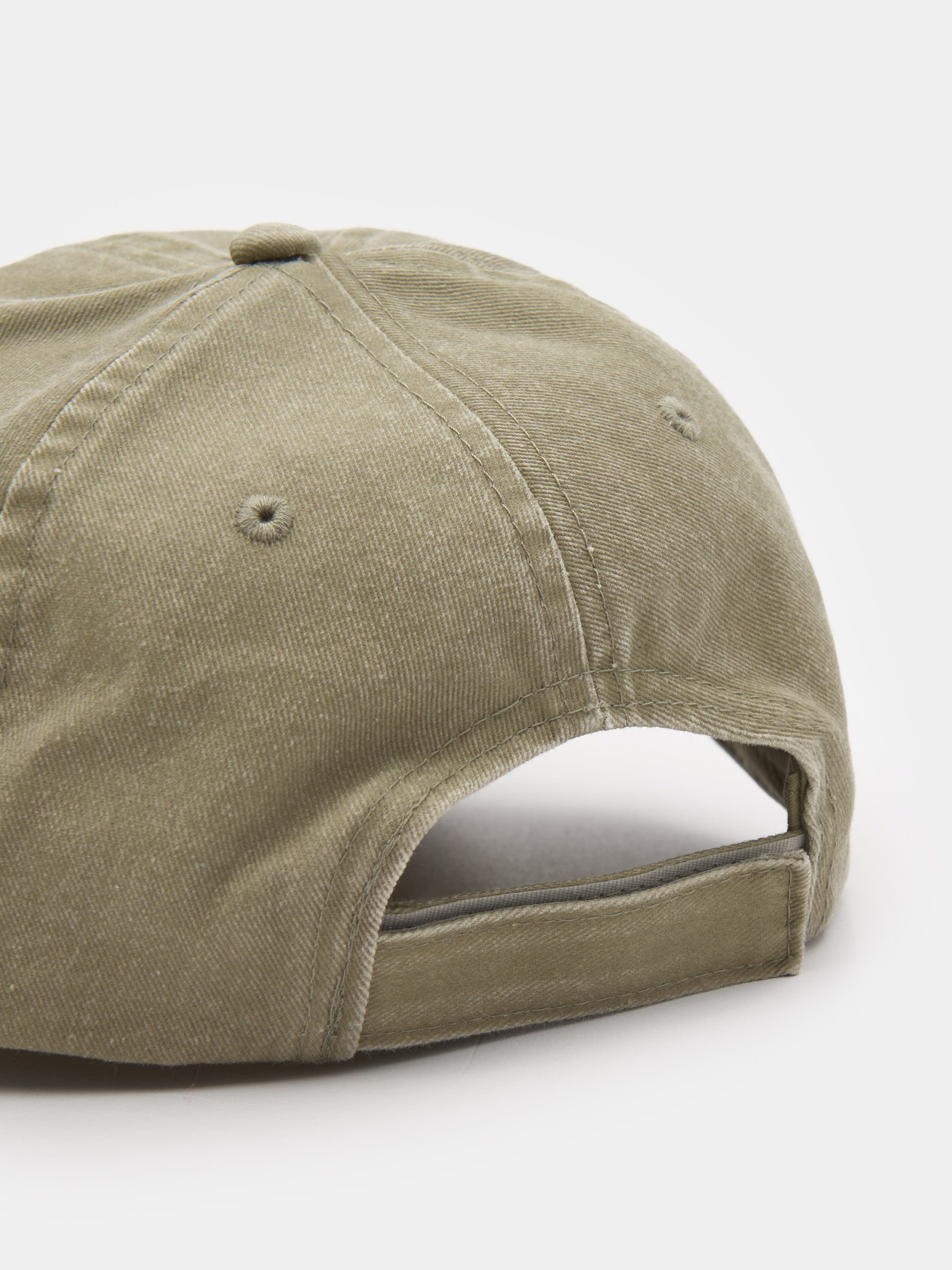 Sinsay - Καπέλο τζόκεϊ - ανοιχτο λαδι φωτογραφία