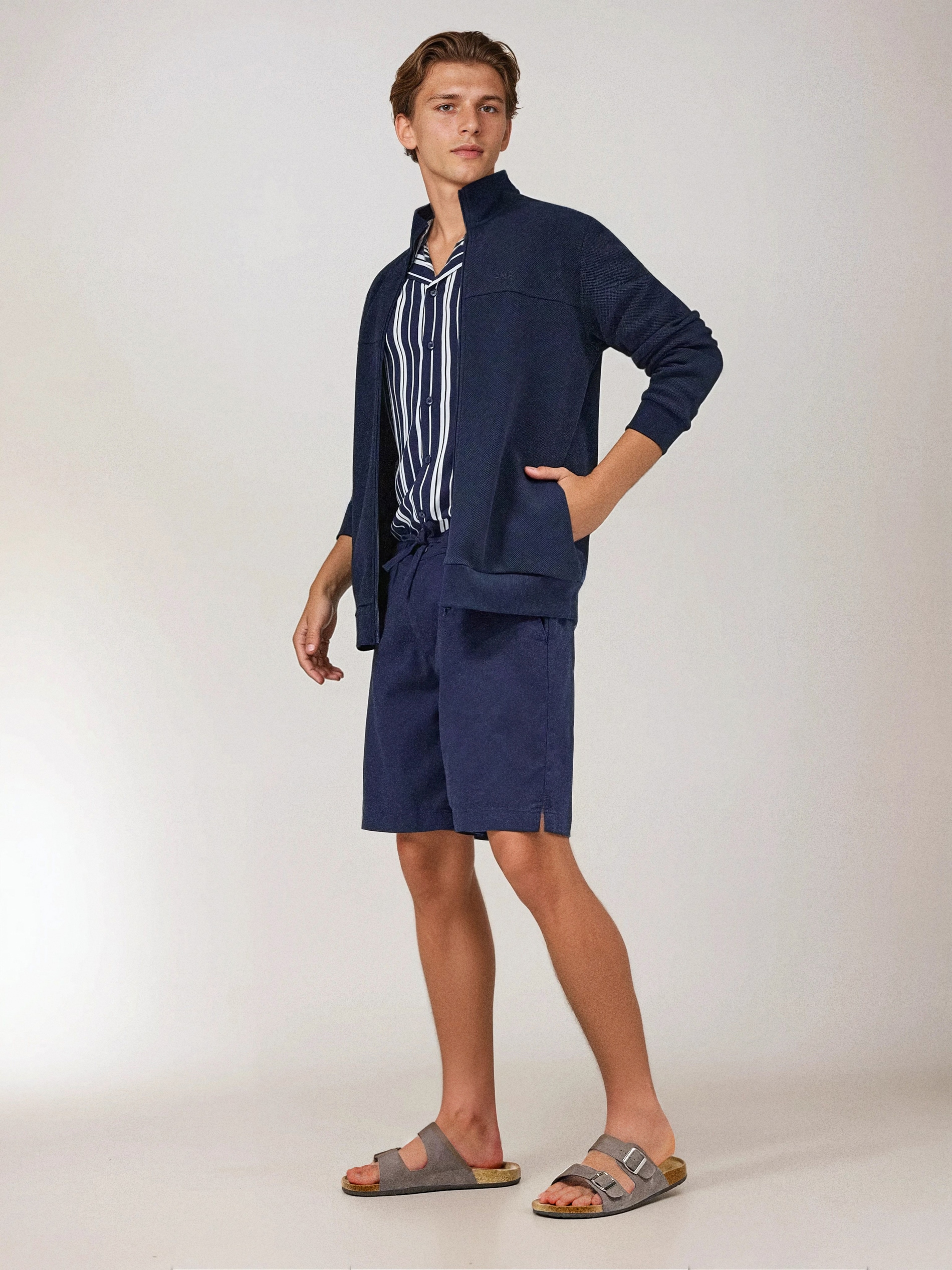 Sinsay - Φούτερ με φερμουάρ και όρθιο γιακά - ναυτικο μπλε φωτογραφία