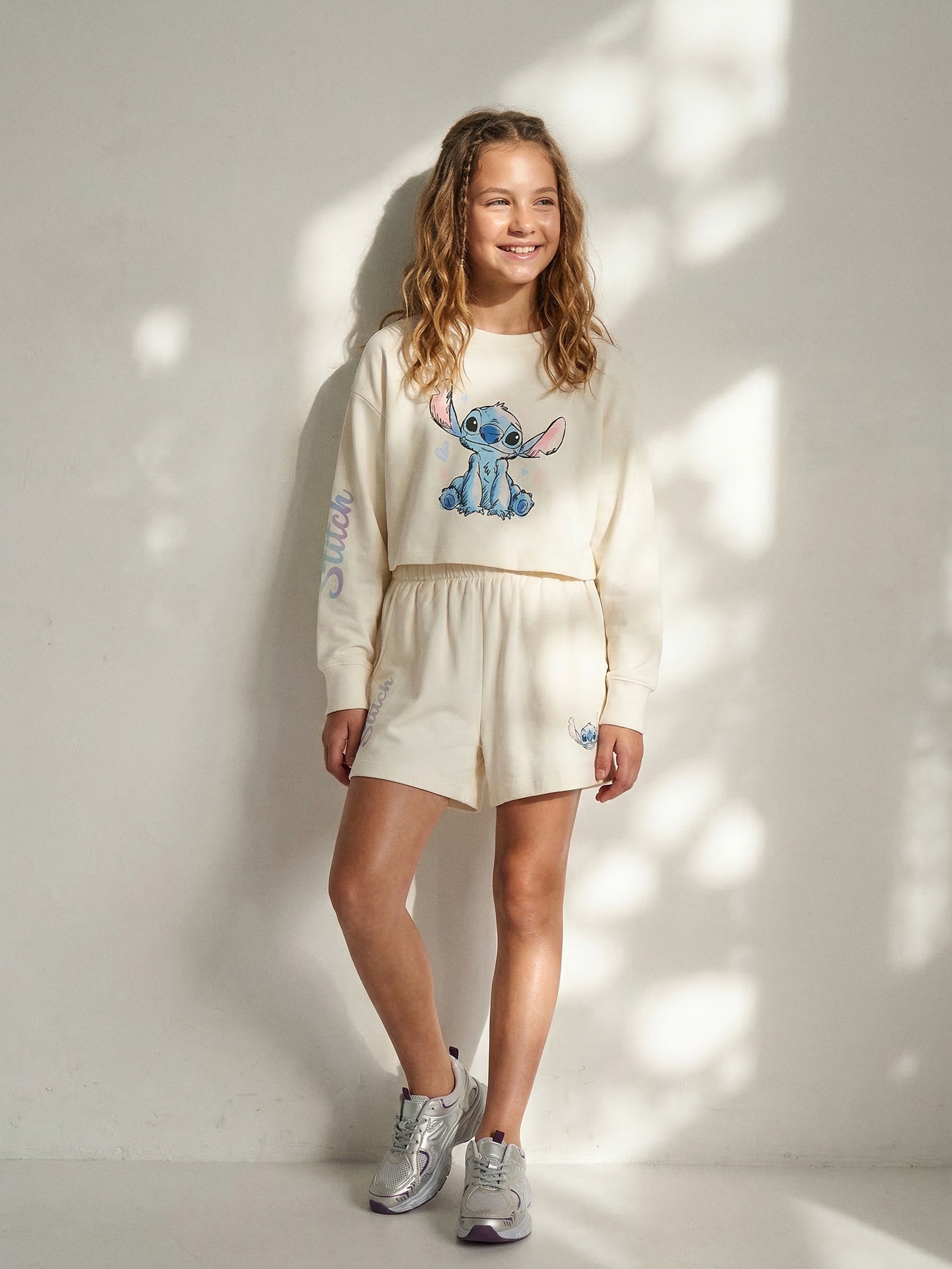 Sinsay - Komplet dresowy Stitch: bluza i szorty - kremowy