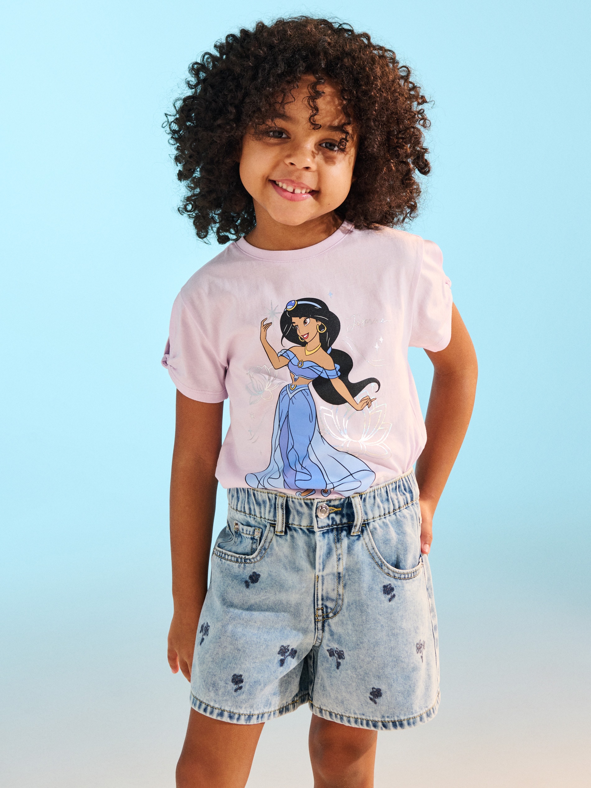 Sinsay - Bawełniane szorty jeansowe z efektem sprania - niebieski