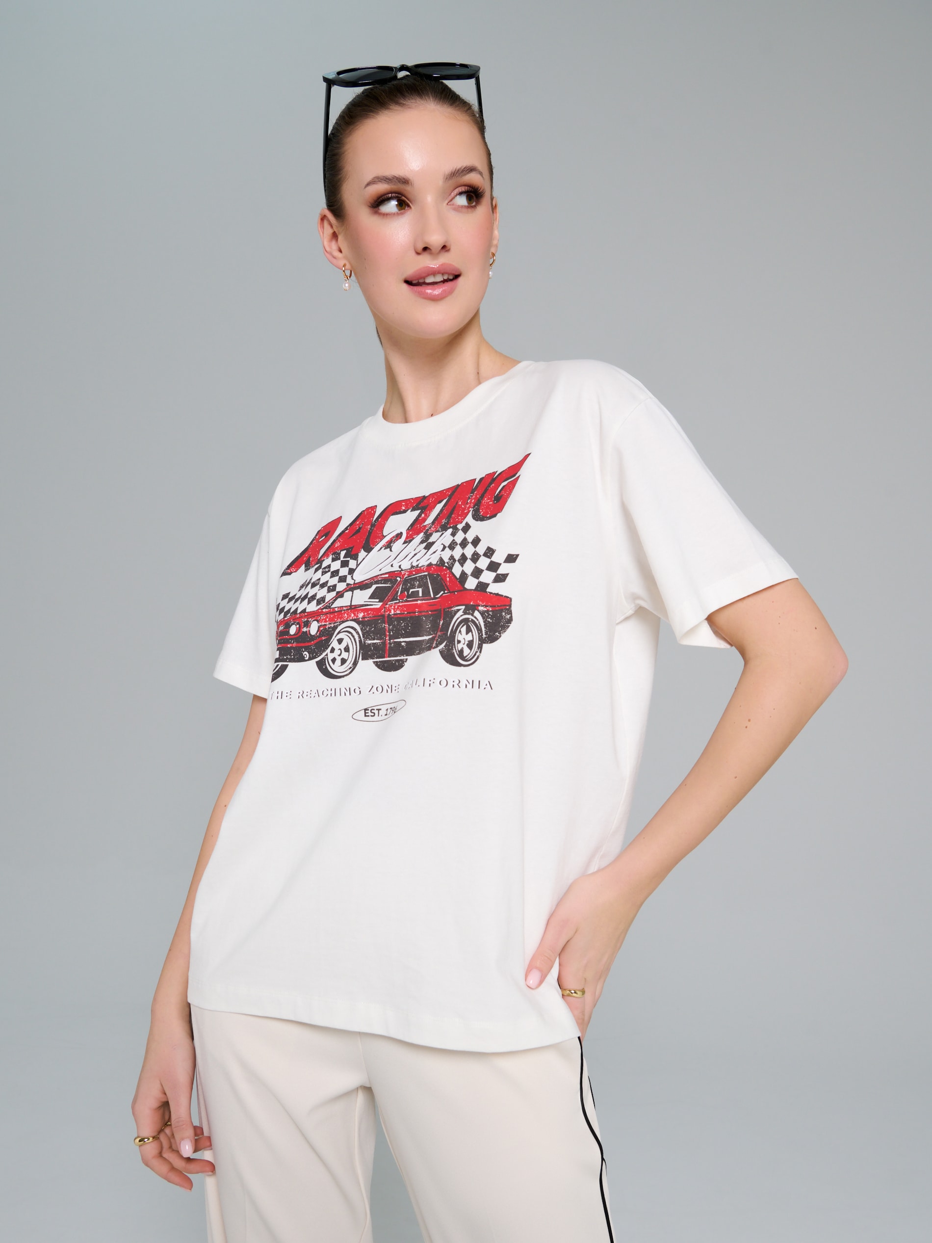 Sinsay - Koszulka oversize z nadrukiem - kremowy