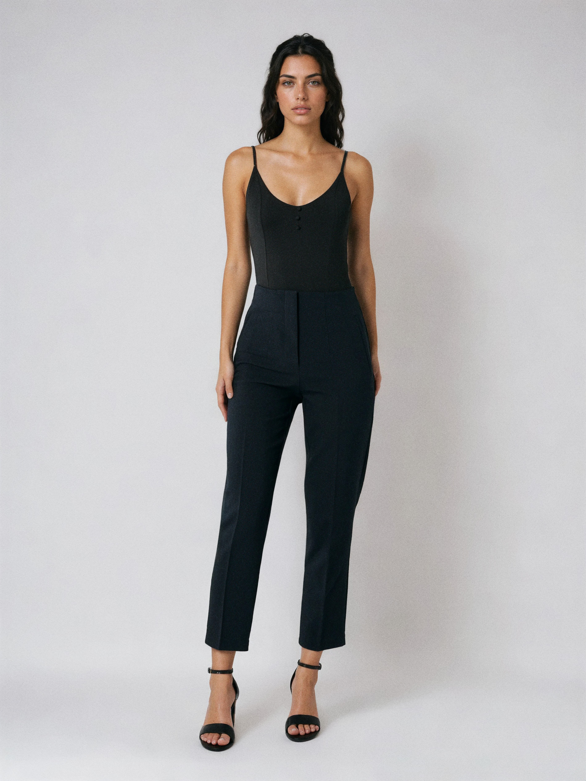 Sinsay - Cygaretki slim fit z wysokim stanem z domieszką wiskozy - czarny