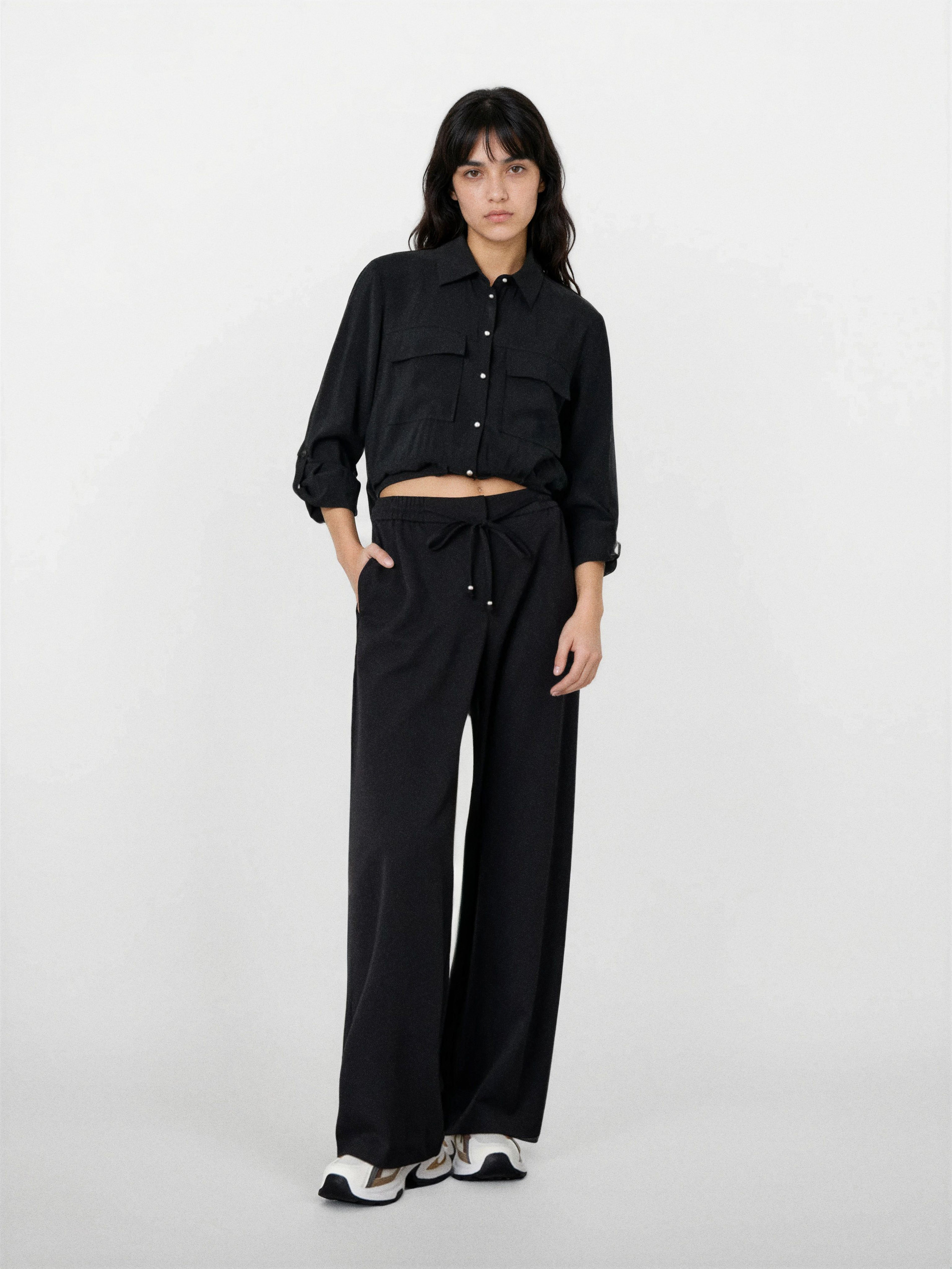 Sinsay - Spodnie materiałowe z szeroką nogawką - czarny