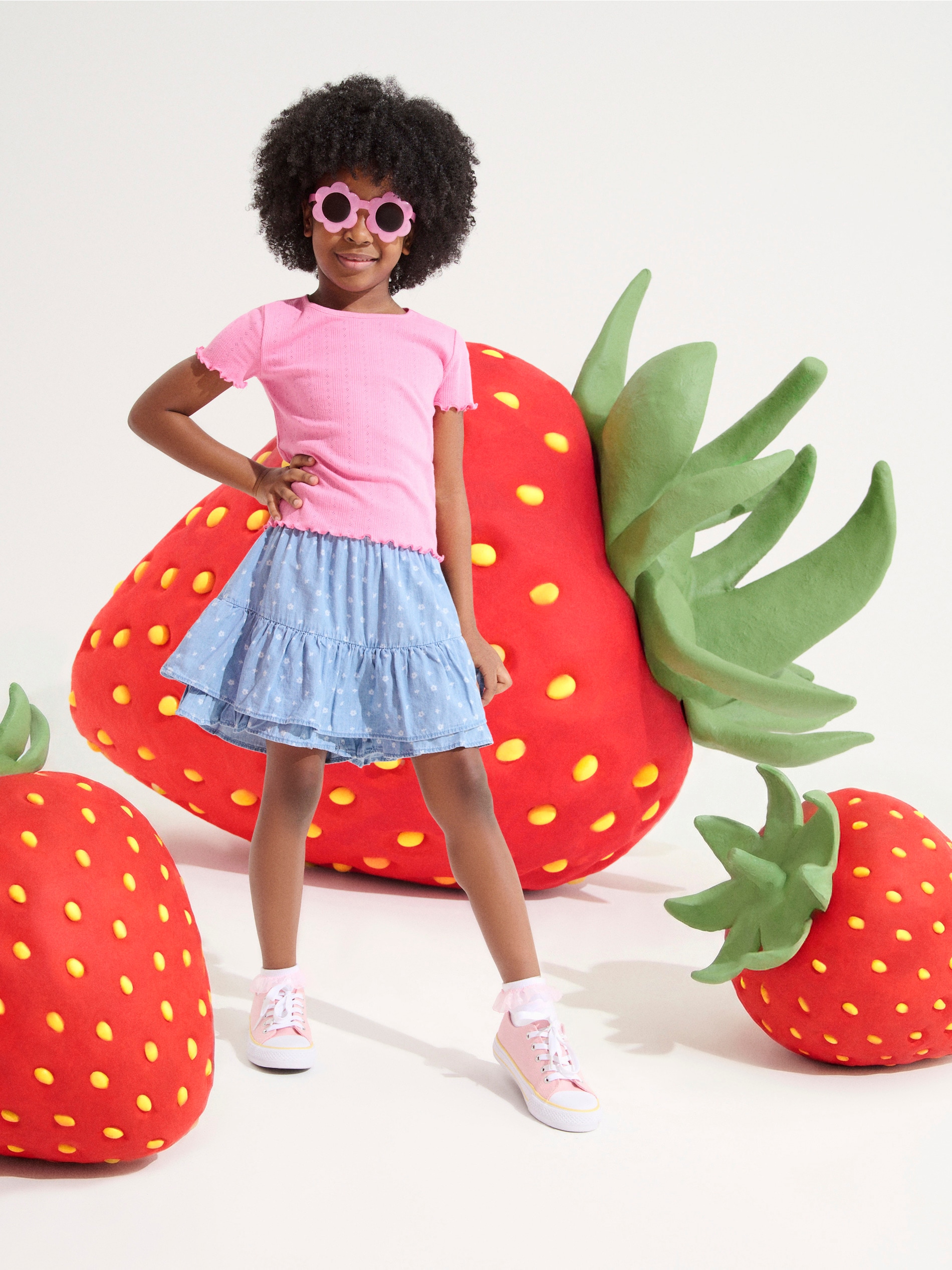 Sinsay - Spódnico spodenki z lekkiego jeansu w kwiatowy wzór - niebieski