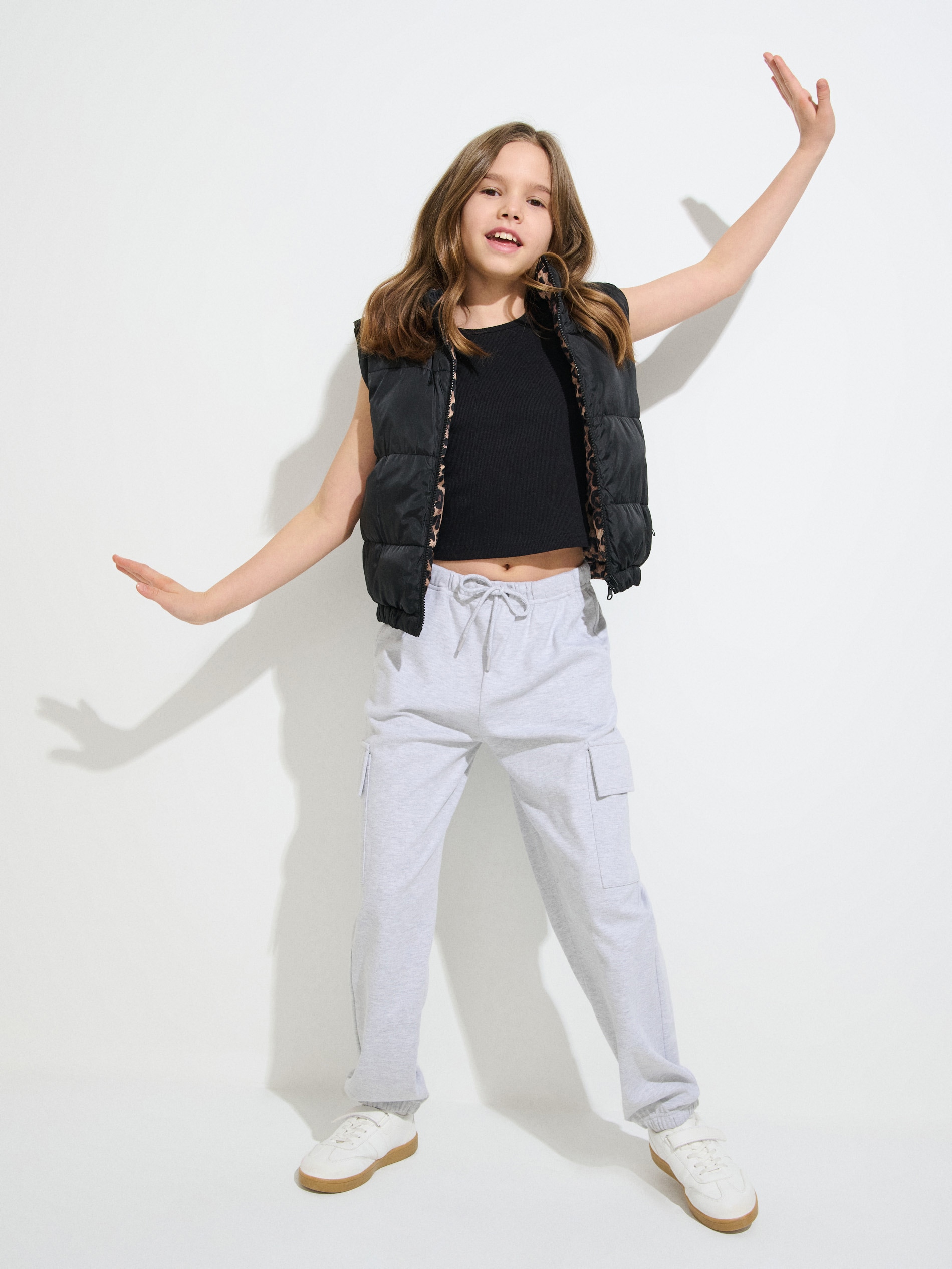 Sinsay - Spodnie dresowe cargo jogger - szary