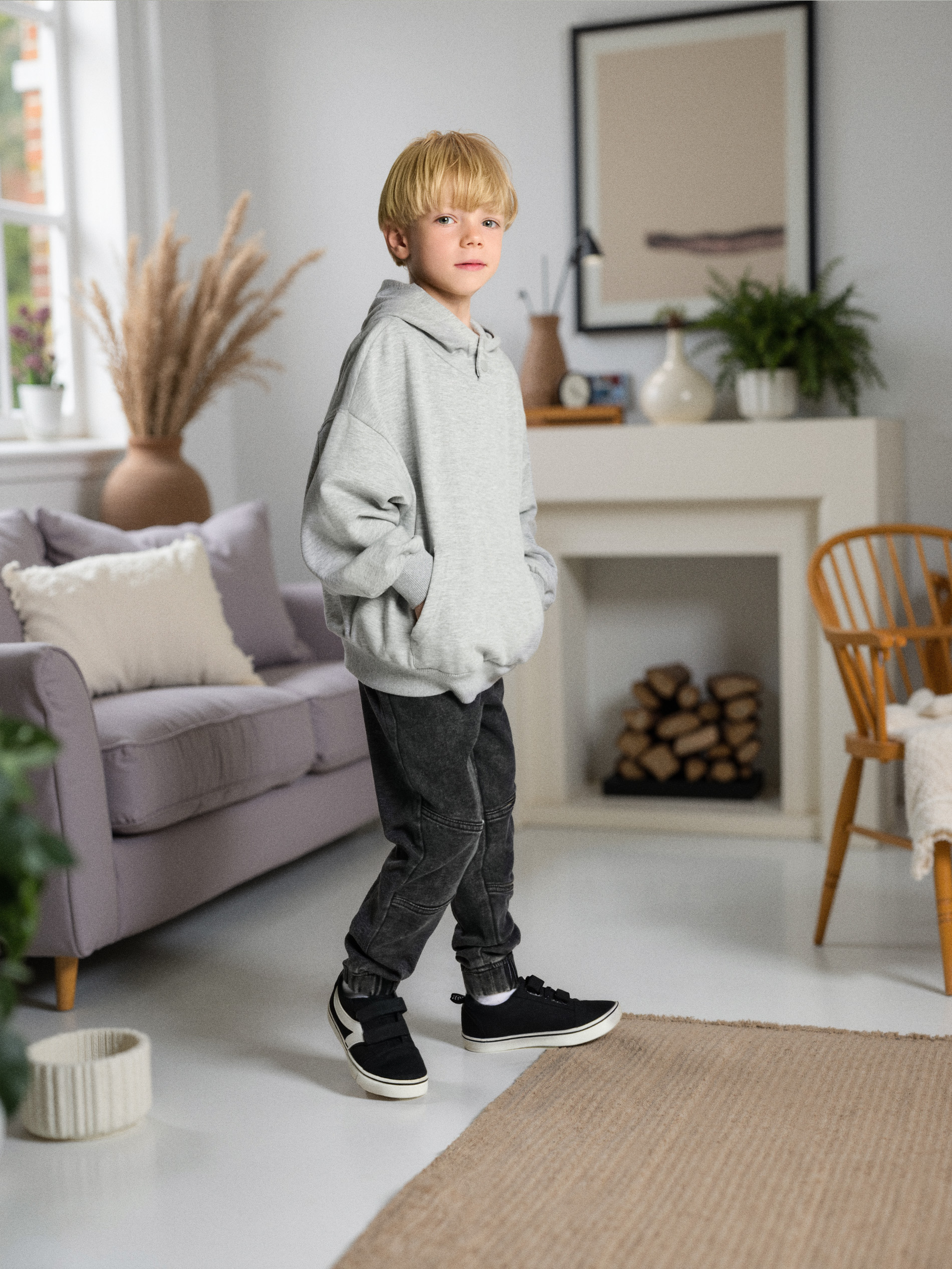 Sinsay - Spodnie jogger z efektem sprania - czarny