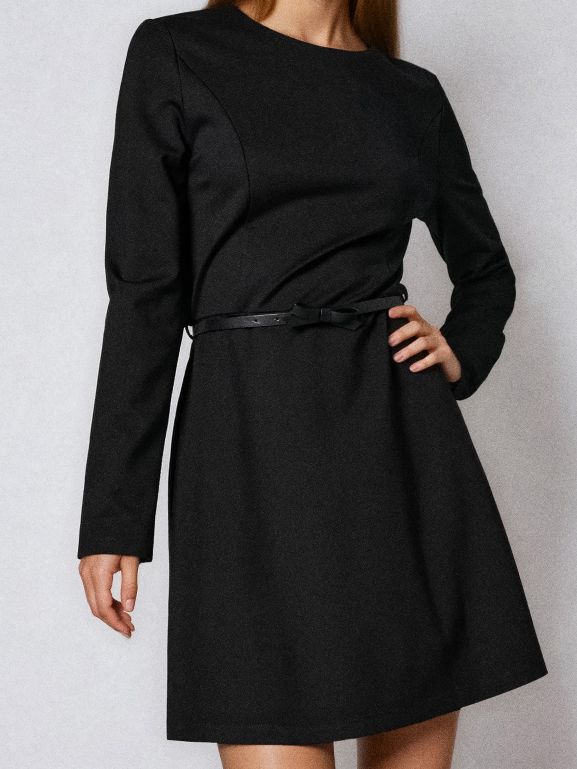 Sinsay - Midi φόρεμα με ζώνη - μαυρο φωτογραφία