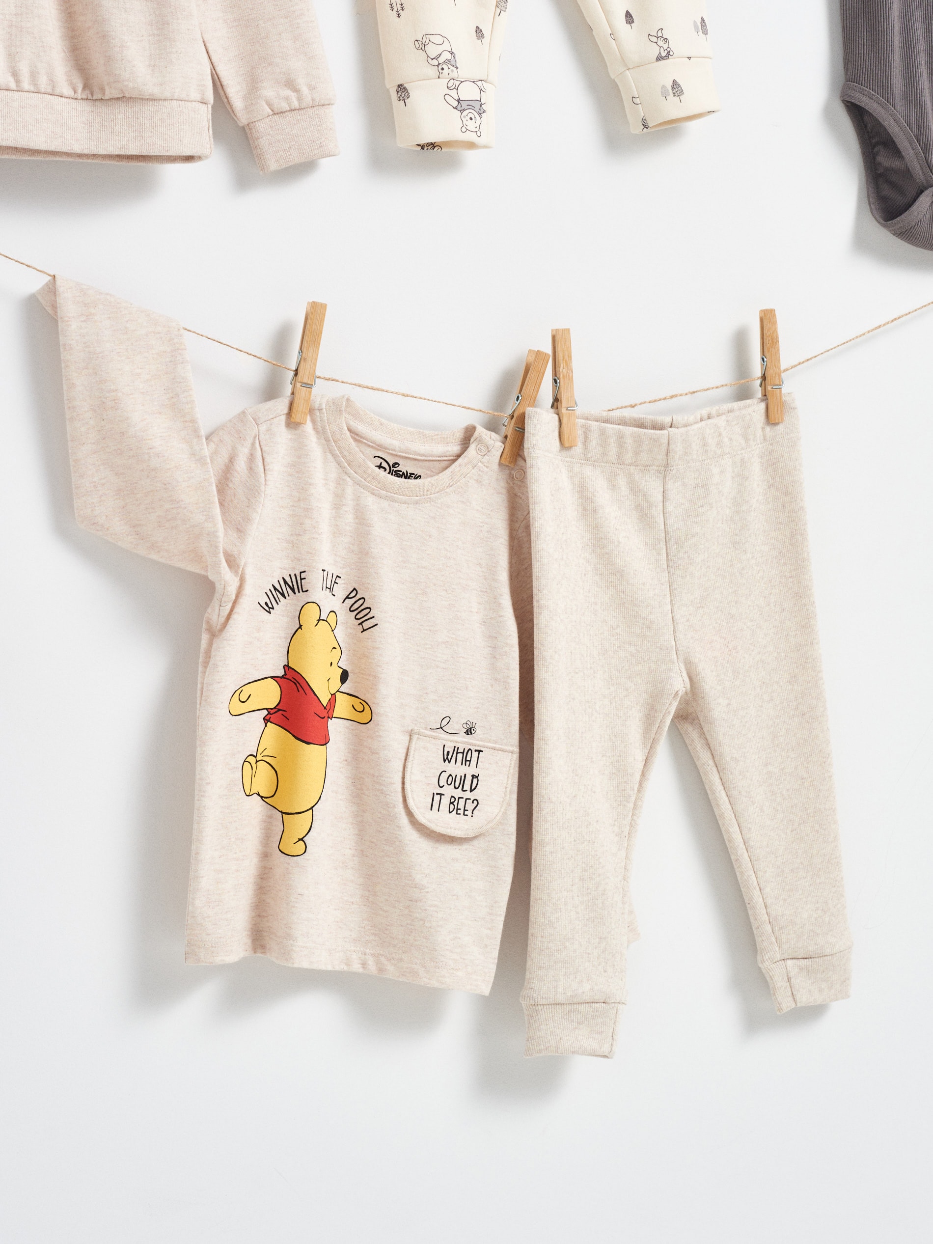 Sinsay - Komplet: bluza i legginsy Winnie the Pooh - kremowy