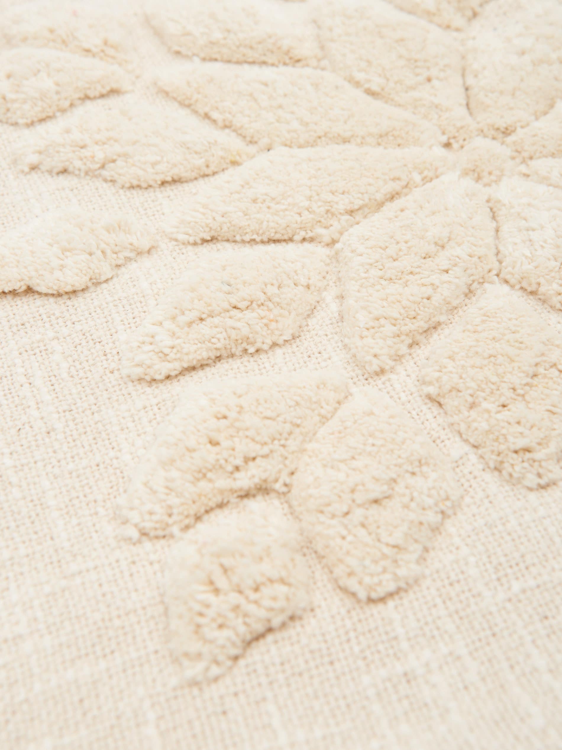 Sinsay - Μαξιλαροθήκη με σχέδιο χιονονιφάδας - κρεμ φωτογραφία