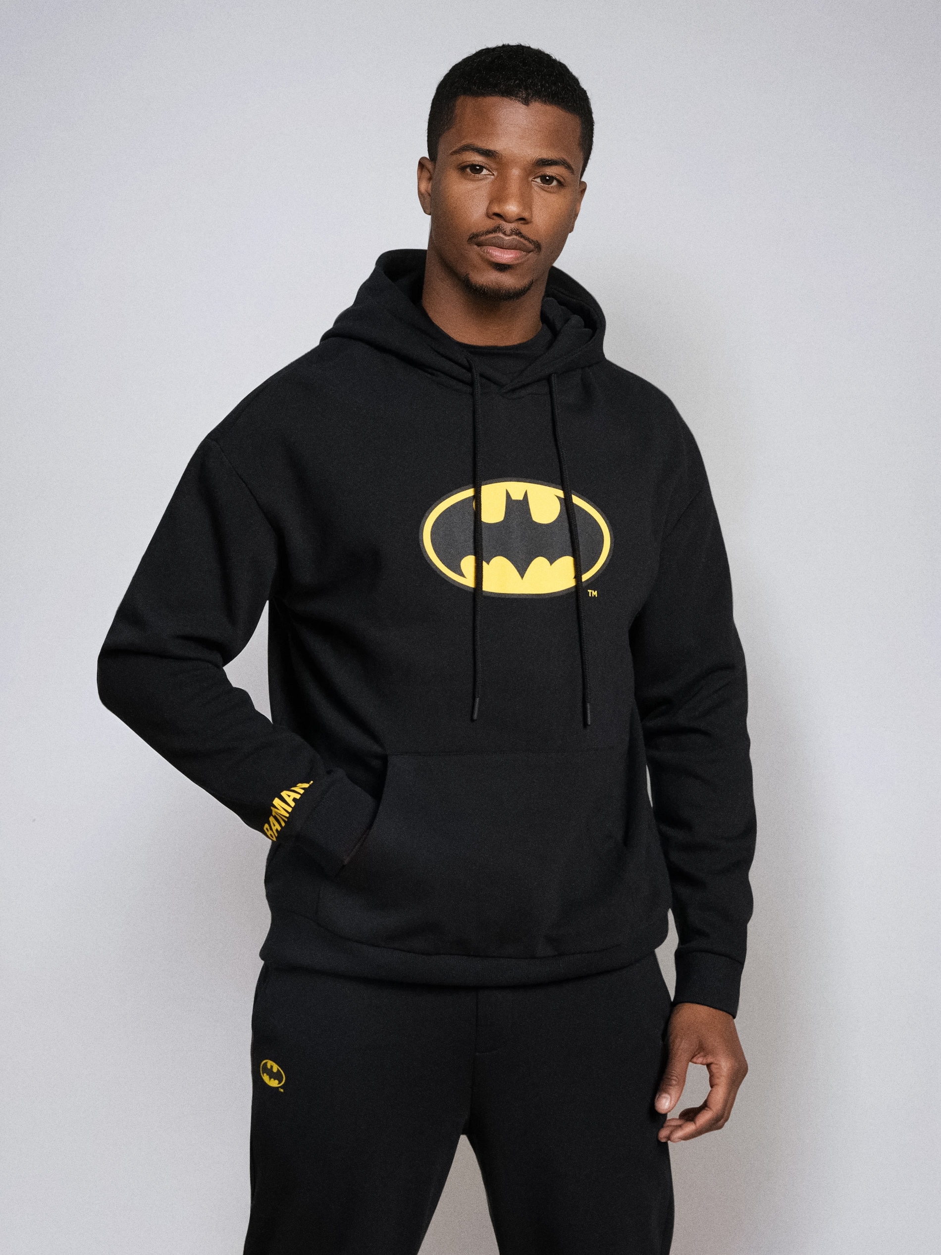 Sinsay - Bluza hoodie z nadrukiem Batman - czarny