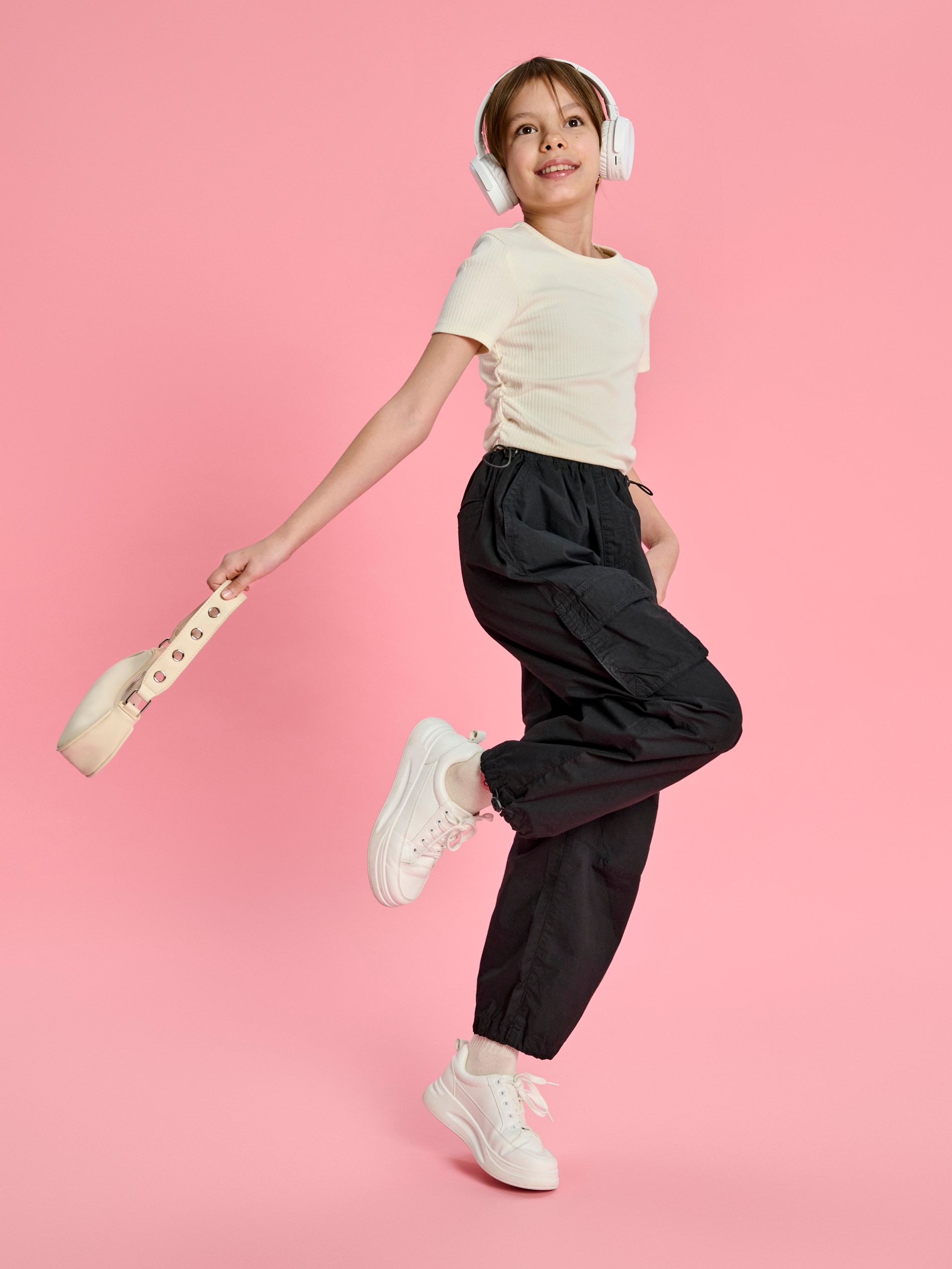 Sinsay - Spodnie z regulowanymi ściągaczami - czarny