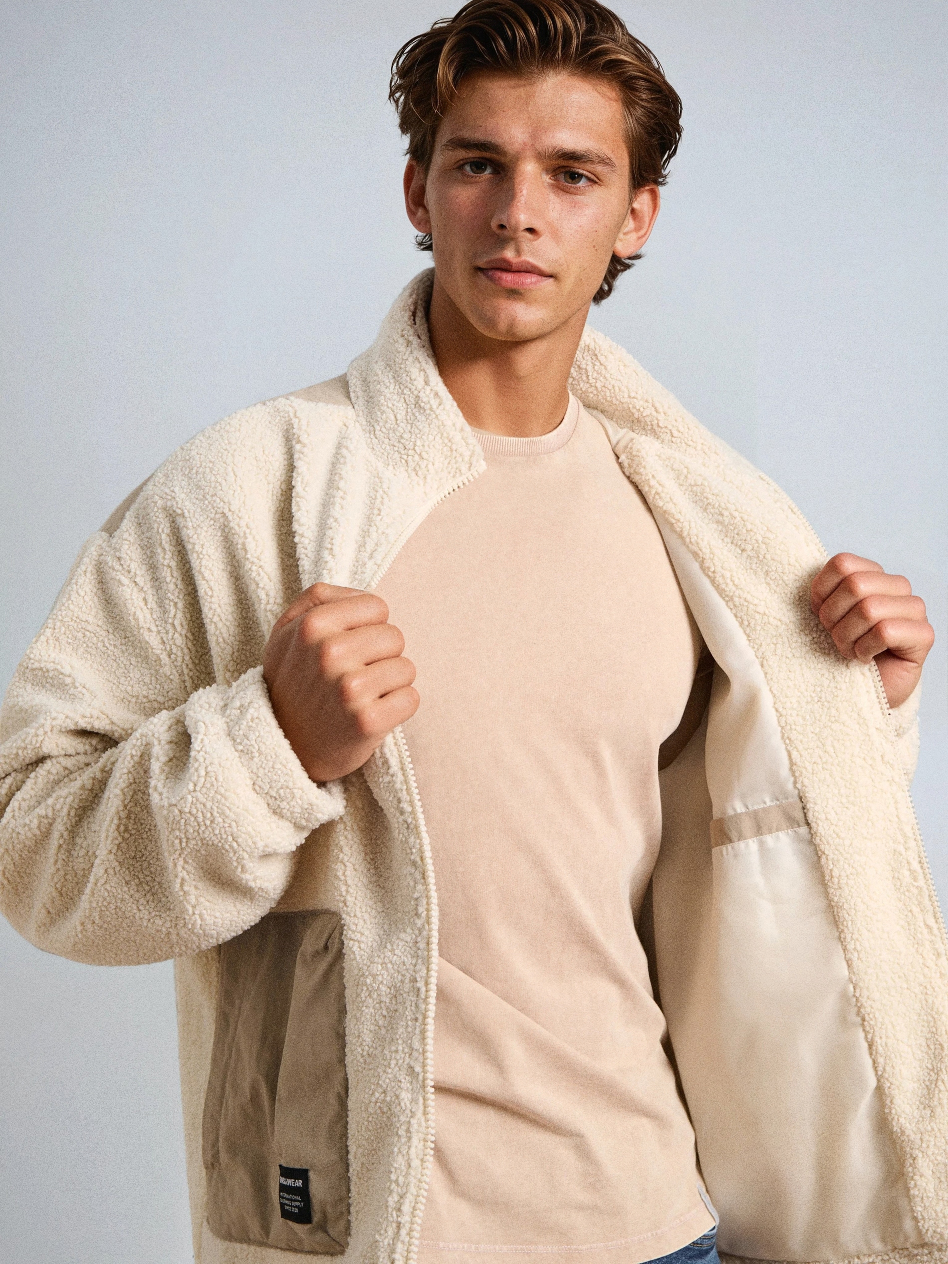 Sinsay - Φούτερ με στρογγυλή λαιμόκοψη - μπεζ φωτογραφία