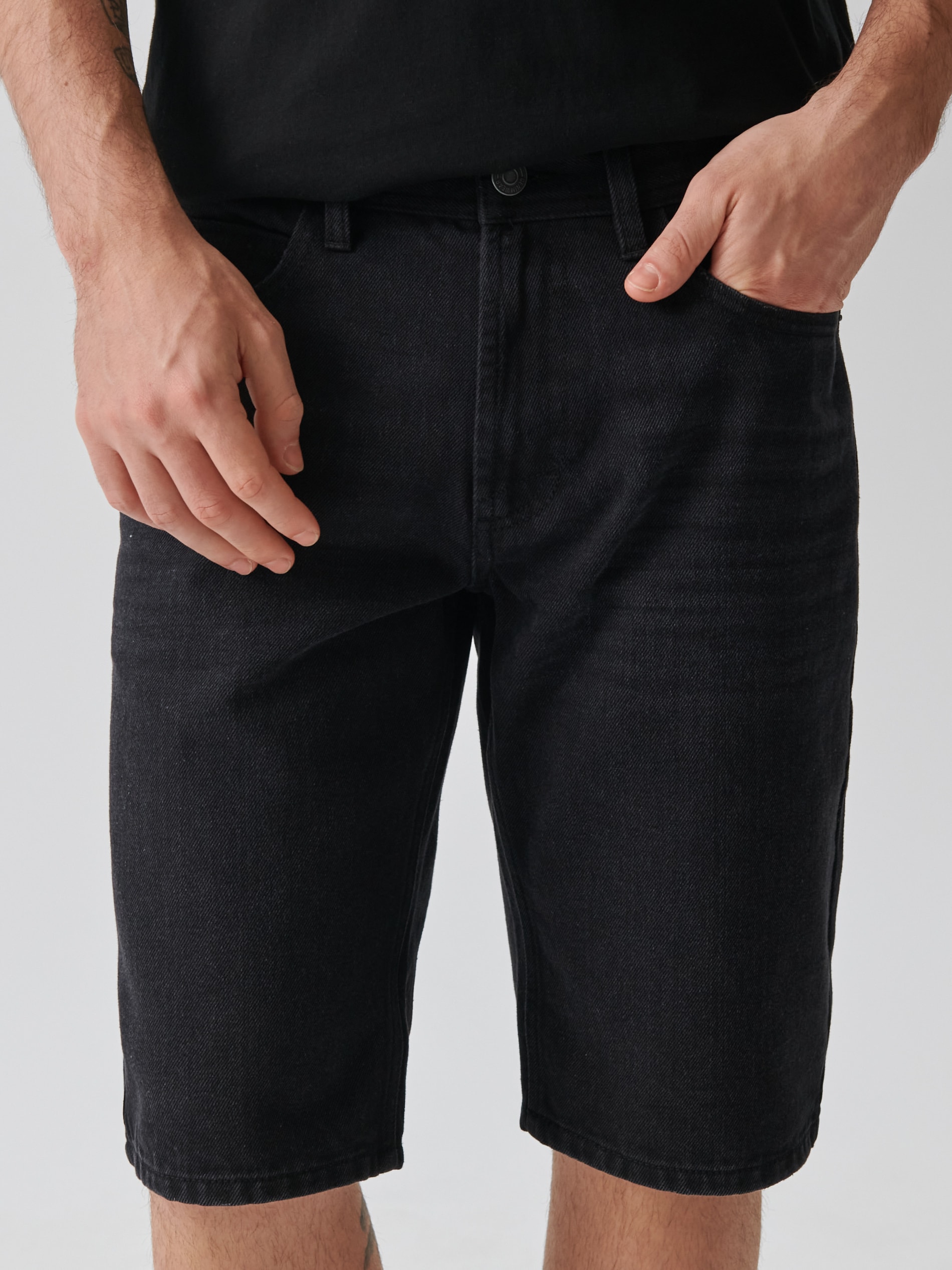 Sinsay - Pantaloni Scurți Regular Din Denim - Negru