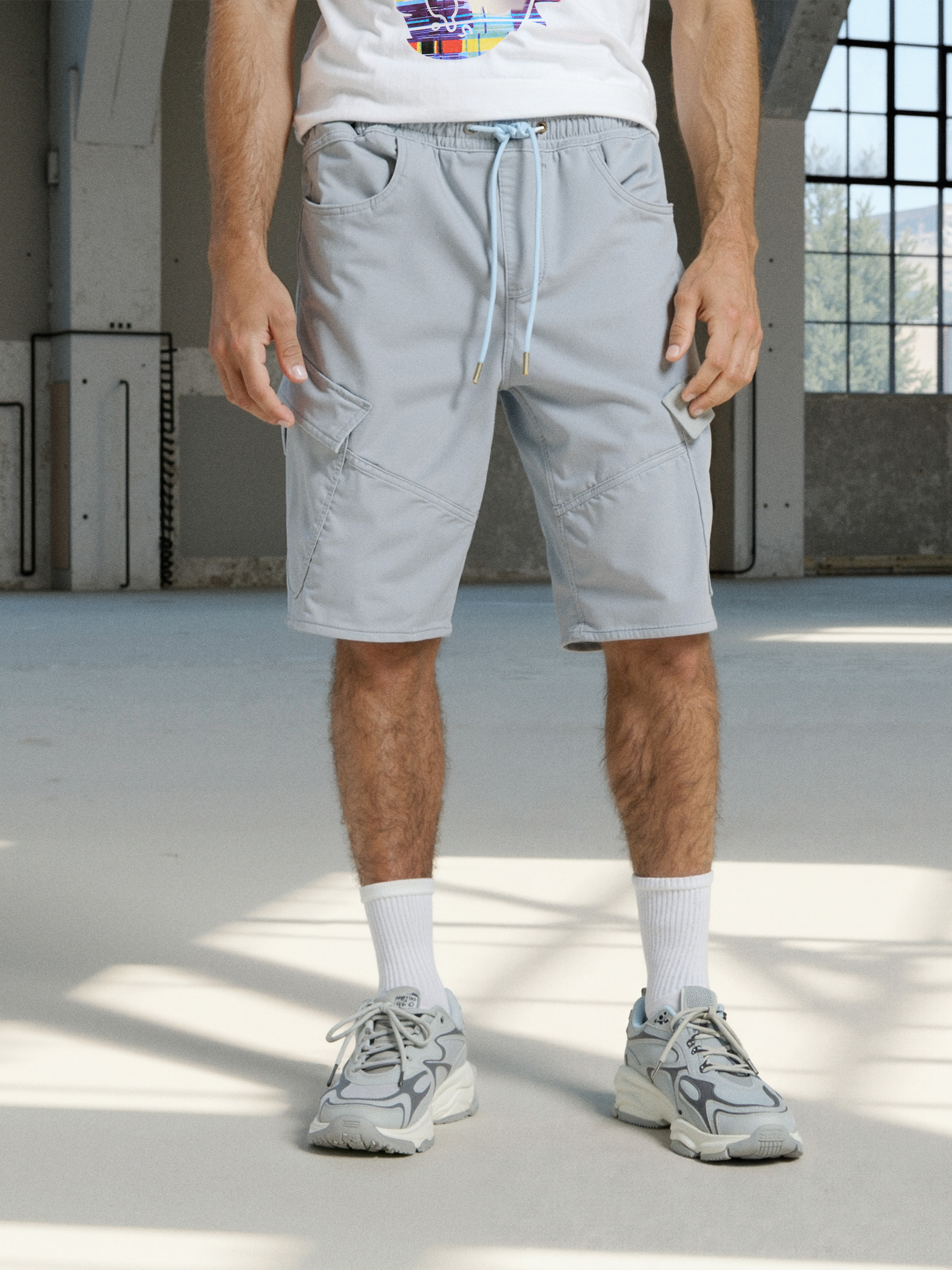 Sinsay - Szorty jeansowe jogger - niebieski