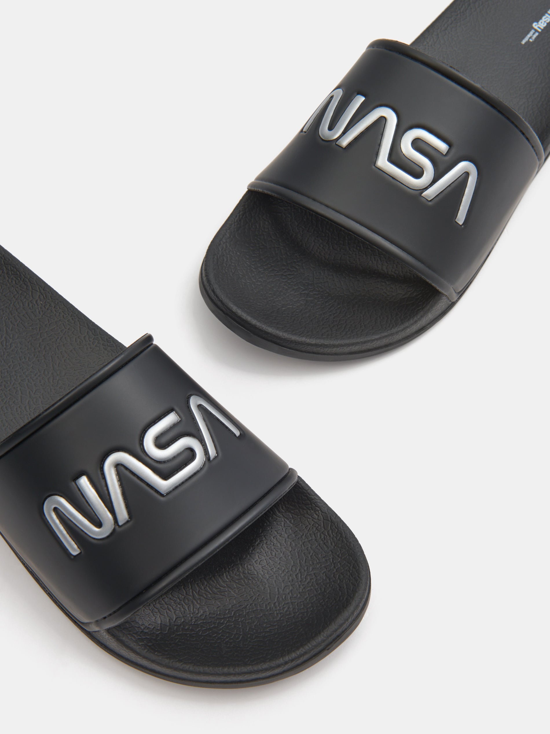 Sinsay - Σαγιονάρες NASA - μαυρο φωτογραφία