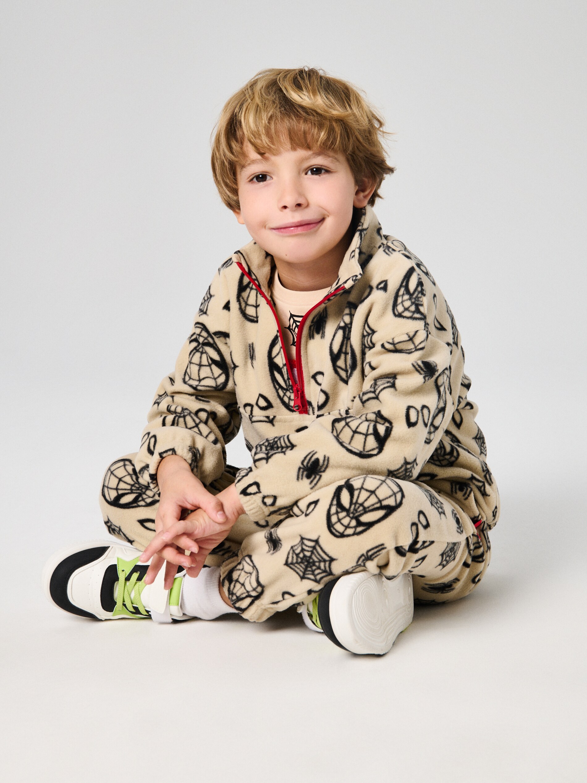 Sinsay - Παντελόνι jogger Spiderman - μπεζ φωτογραφία