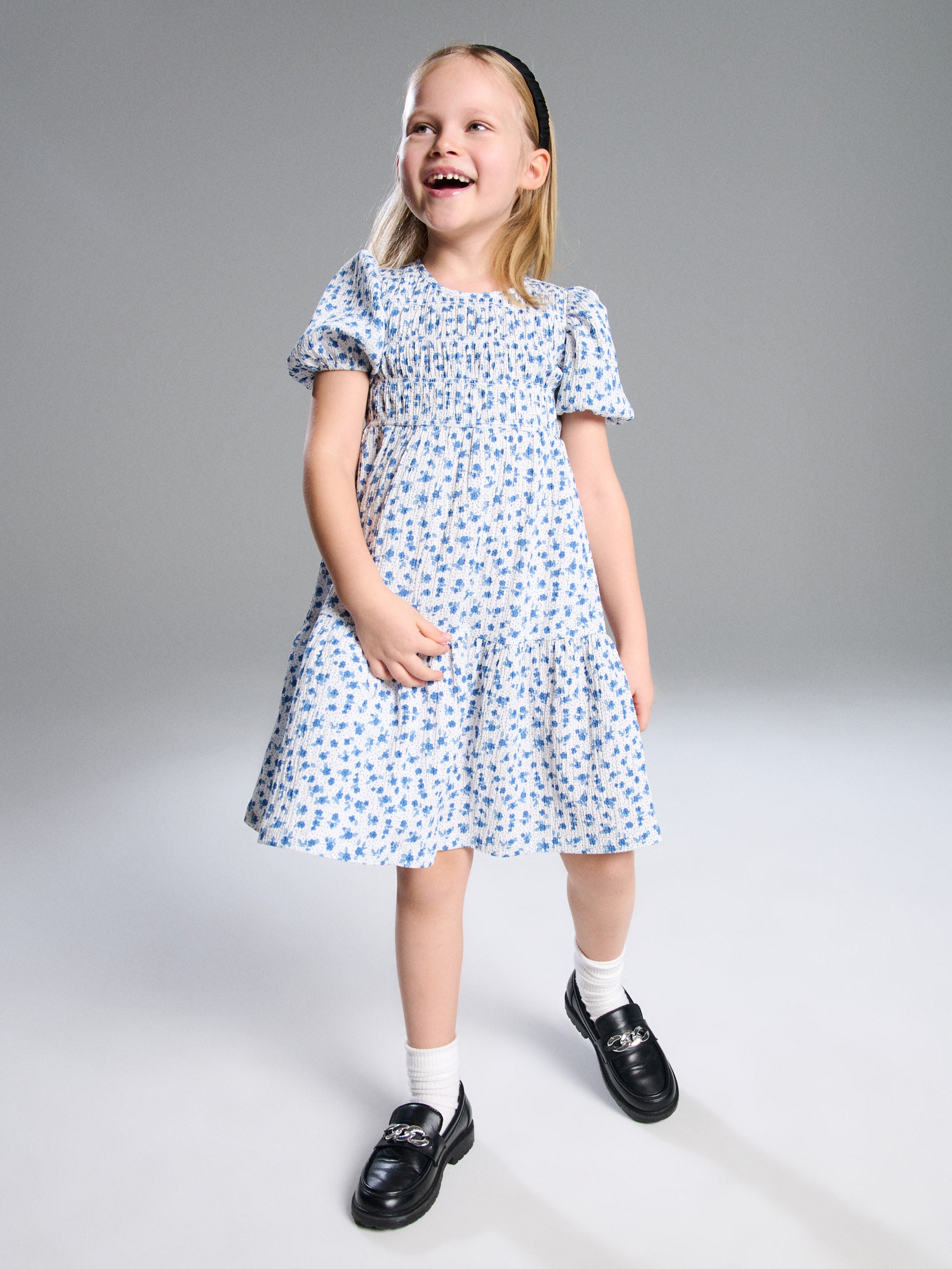 Sinsay - Sukienka babydoll ze wzorem - wielobarwny