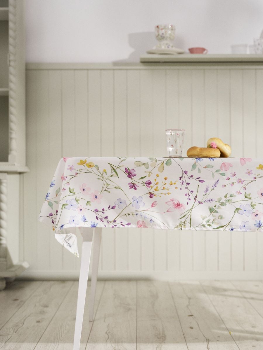 Tischdecke mit Blumenmuster - Mehrfarbig - SINSAY