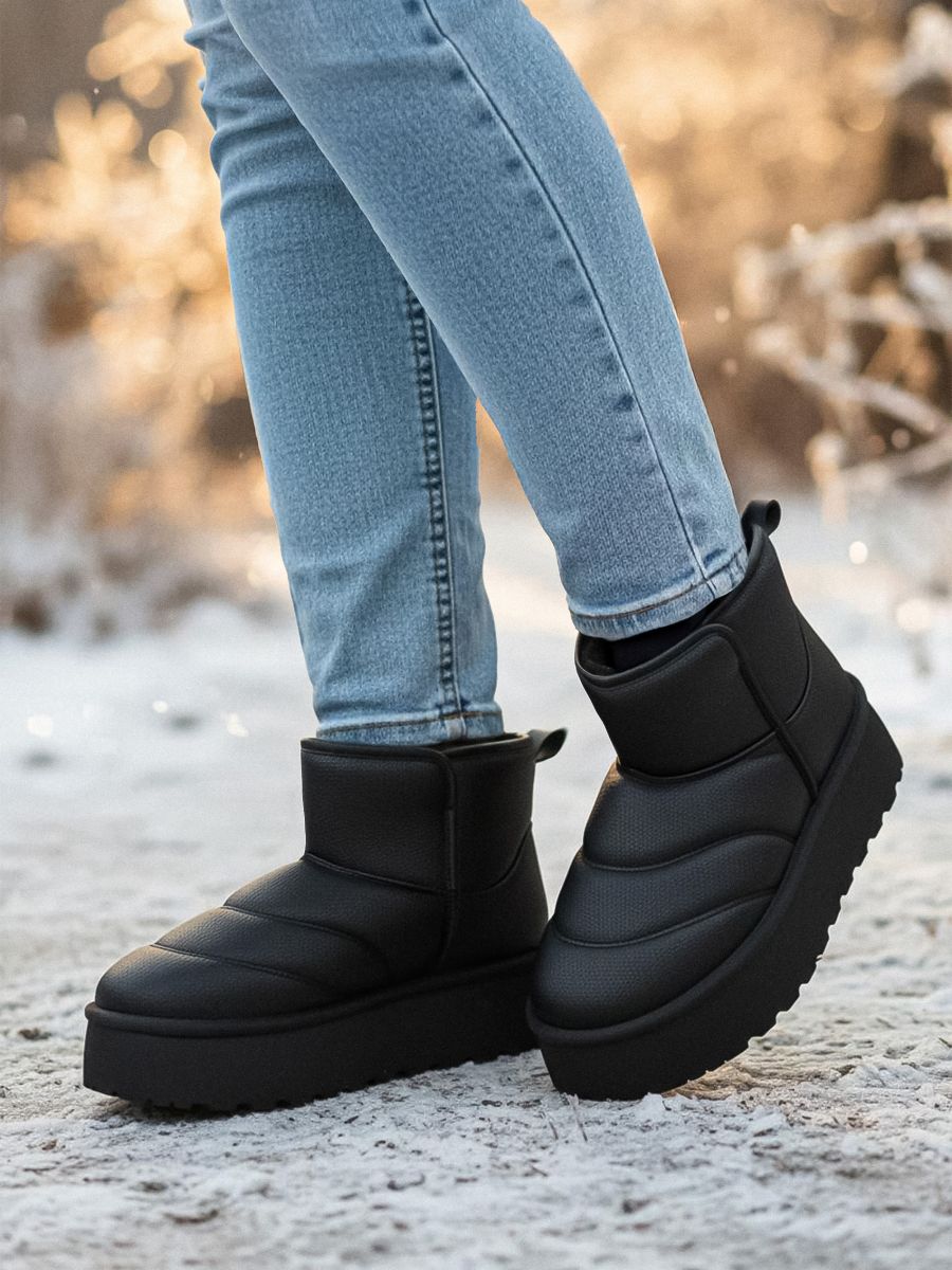 Ankle Boots aus Kunstleder - Schwarz - SINSAY