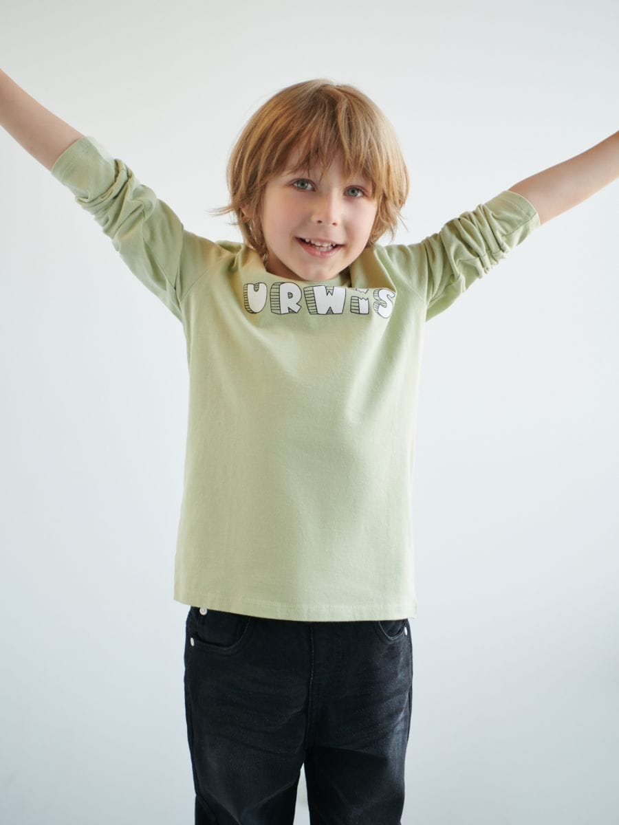 Long sleeve T-shirt with print Color light olive - SINSAY - 0235Q-81X