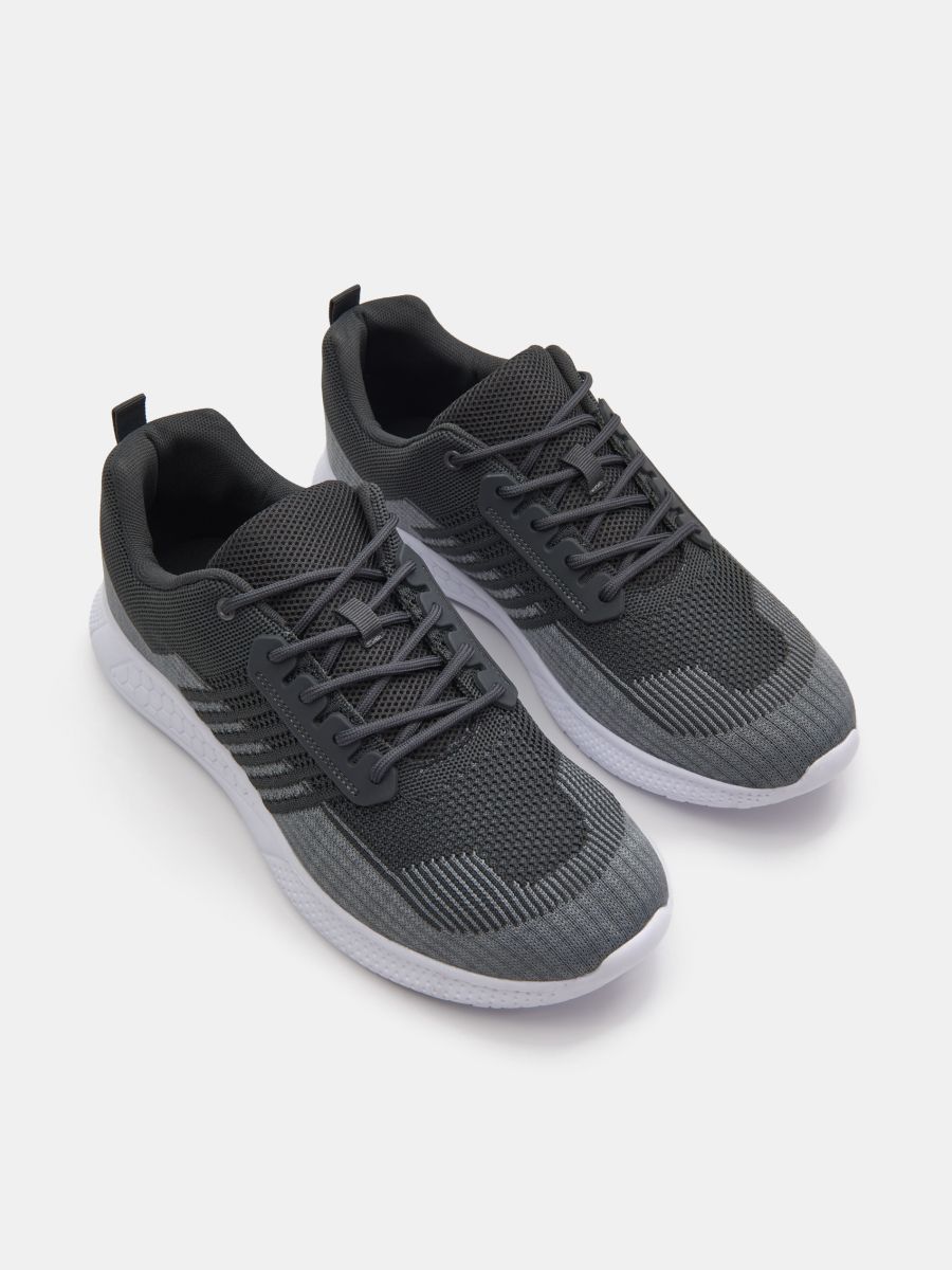 Sportowe sneakersy - szary - SINSAY