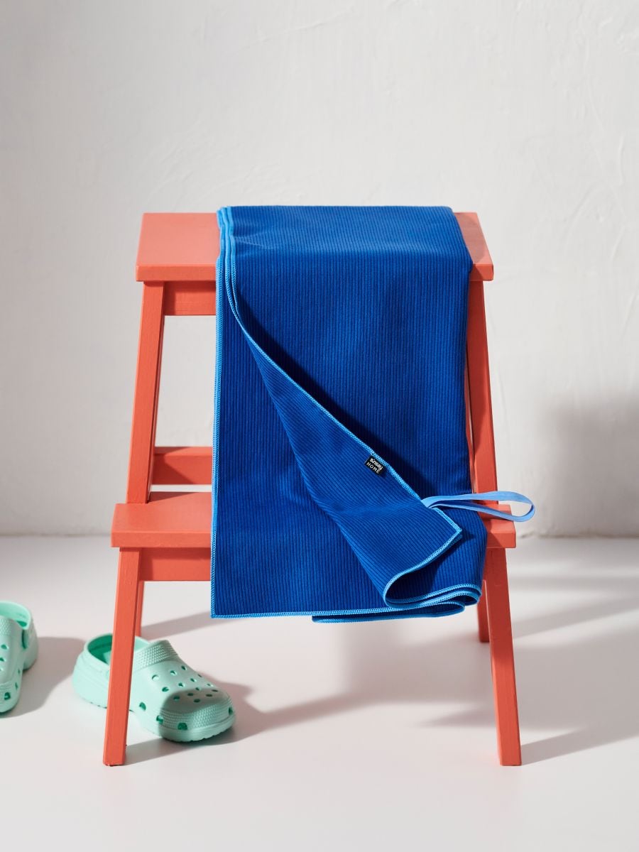 Ręcznik szybkoschnący - niebieski - SINSAY