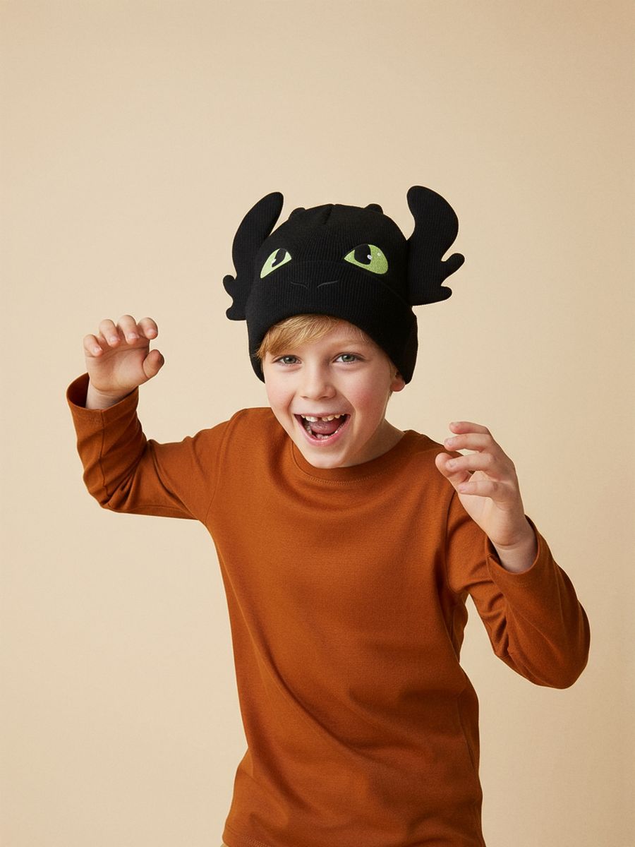 Čiapka s 3D prvkami How to train Your Dragon - čierna - SINSAY