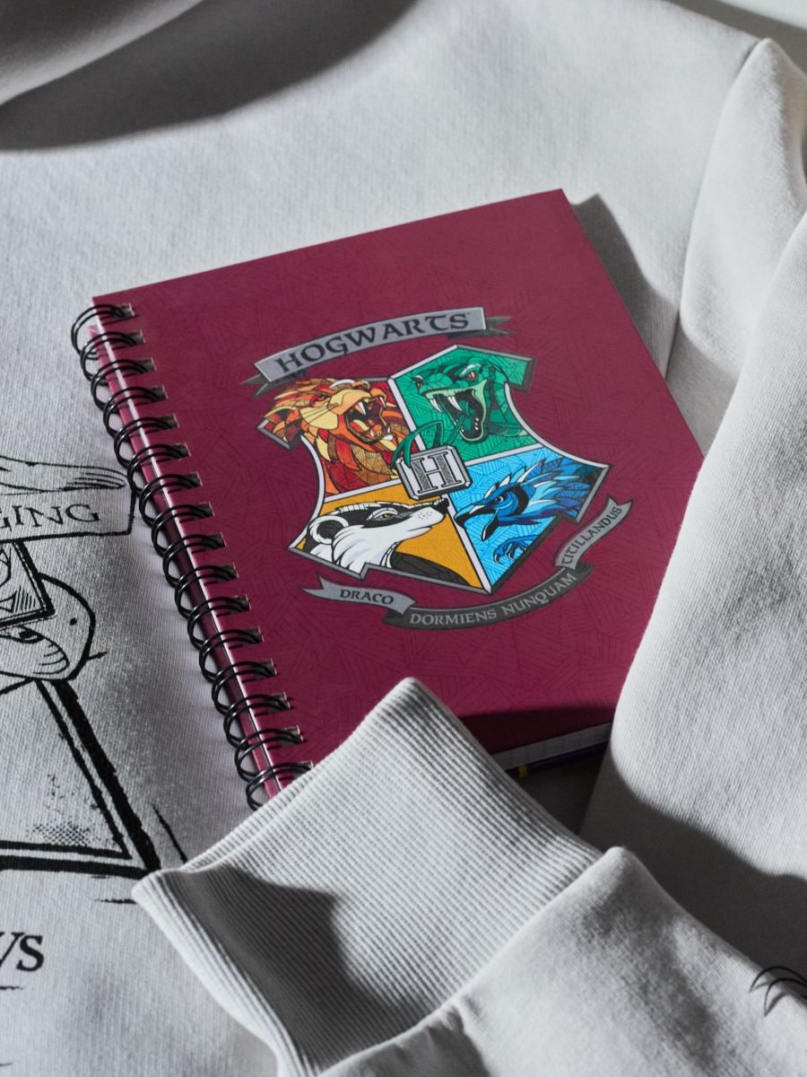 Kołozeszyt A5 w kratkę Harry Potter - czerwony - SINSAY