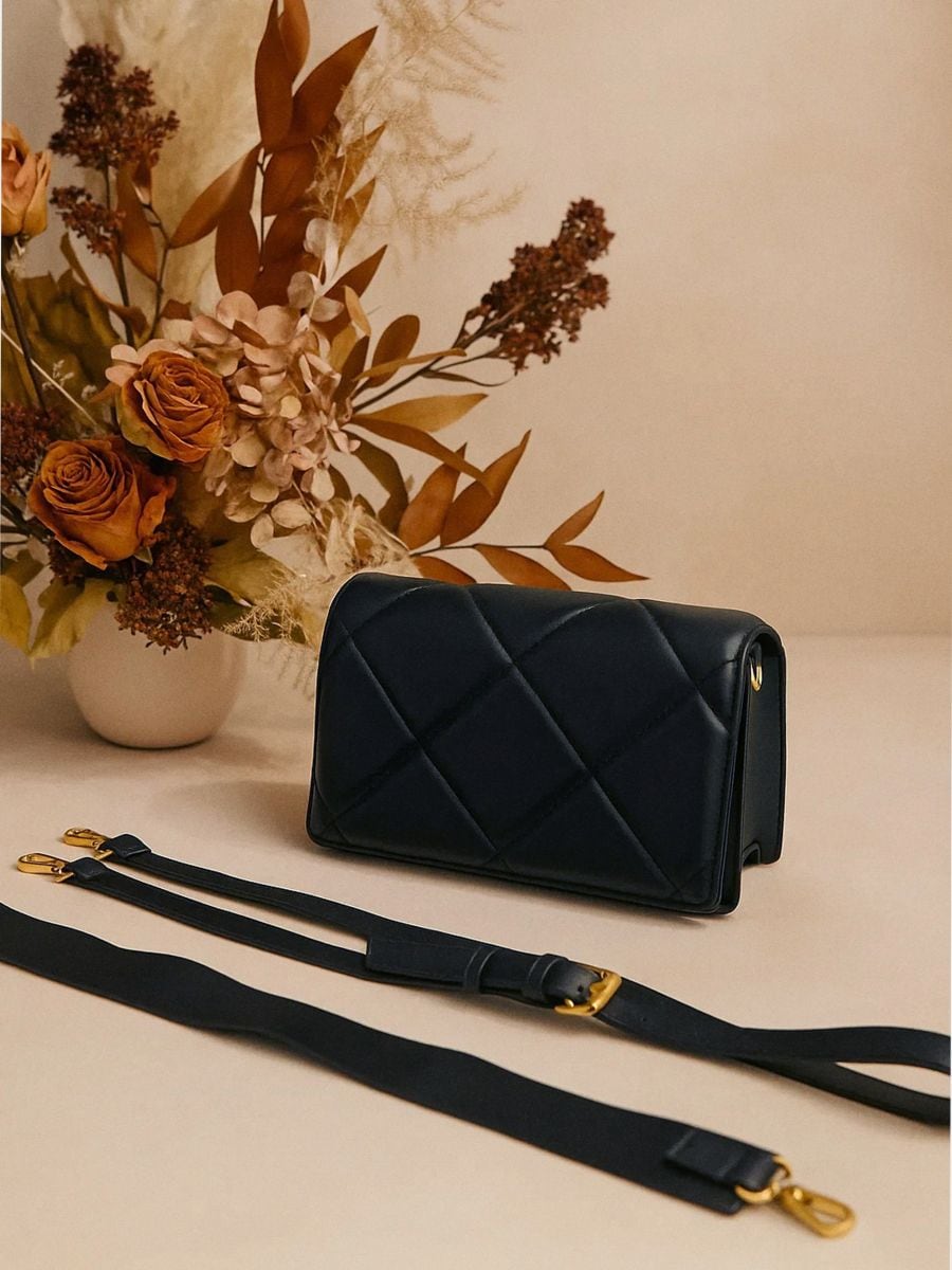 Malá prošívaná kabelka - černá - SINSAY