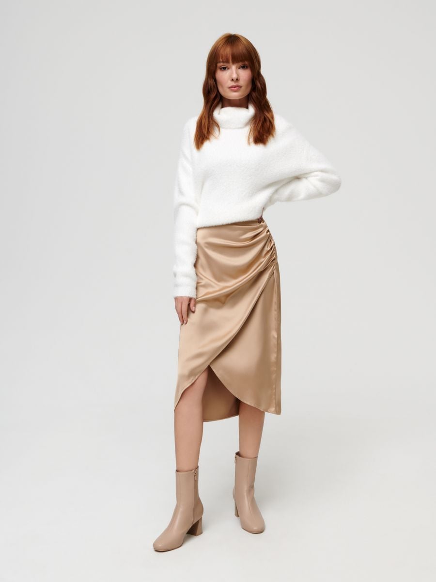 Midi skirt with ruching - beige - SINSAY