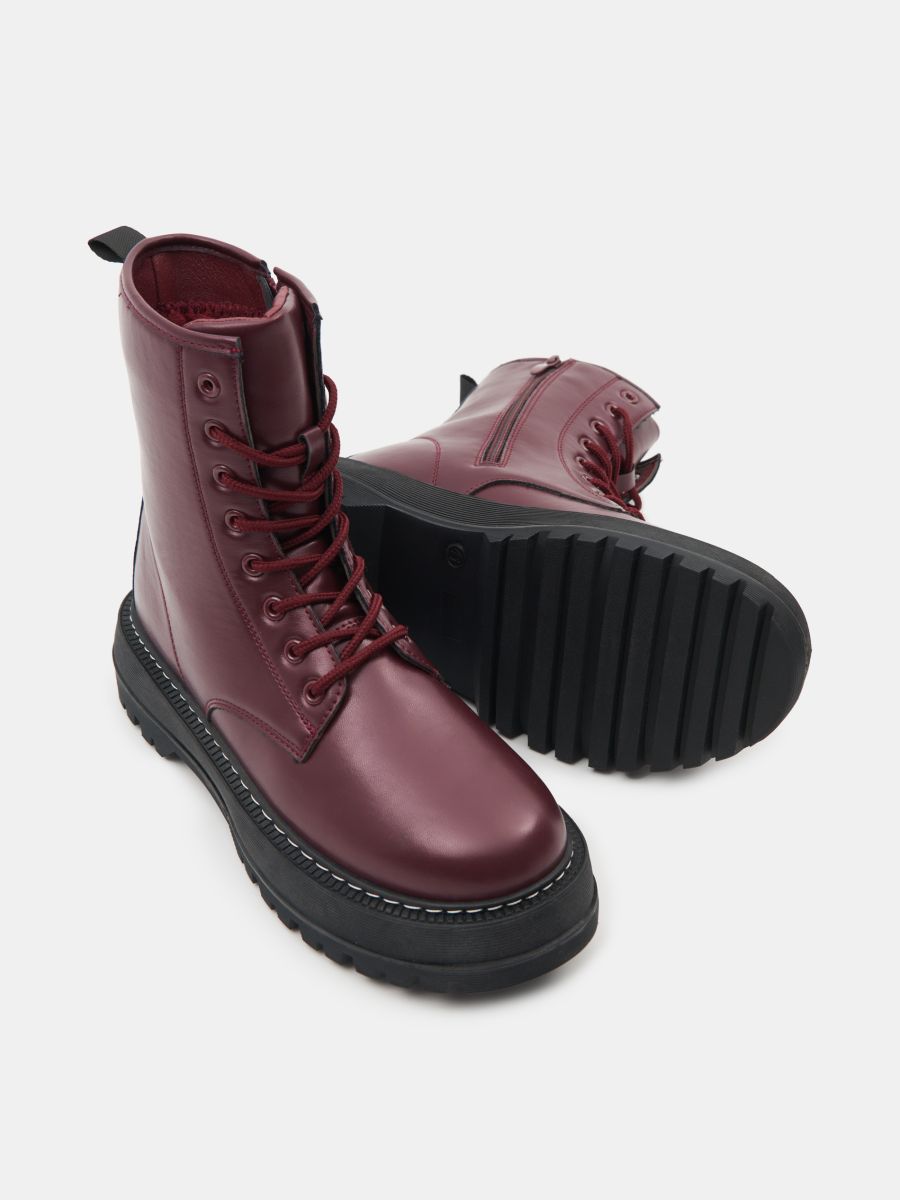 Fűzős bokacsizmák - bordó - SINSAY