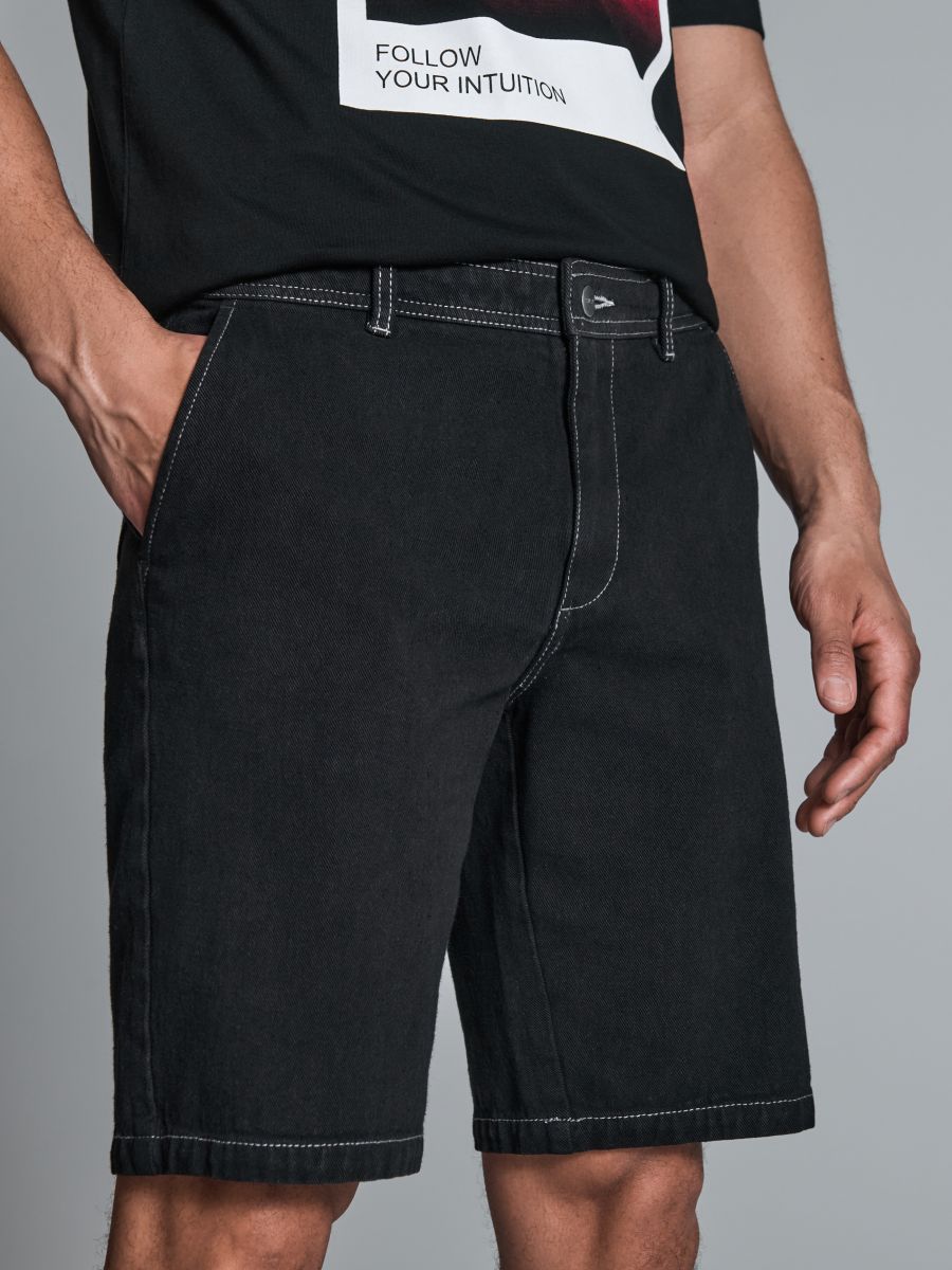 Pantaloni scurți - negru - SINSAY