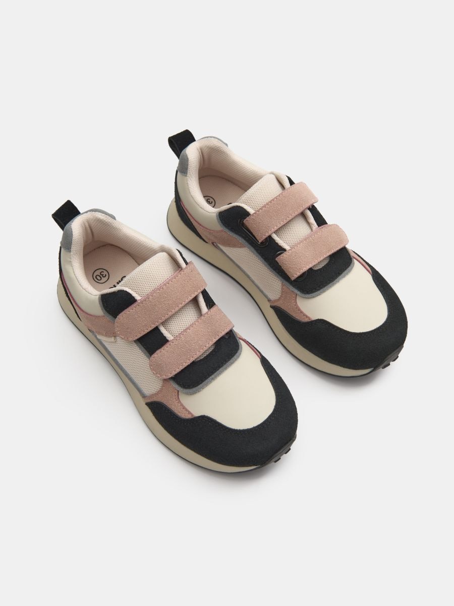 Sneakersy z imitacji zamszu - beżowy - SINSAY