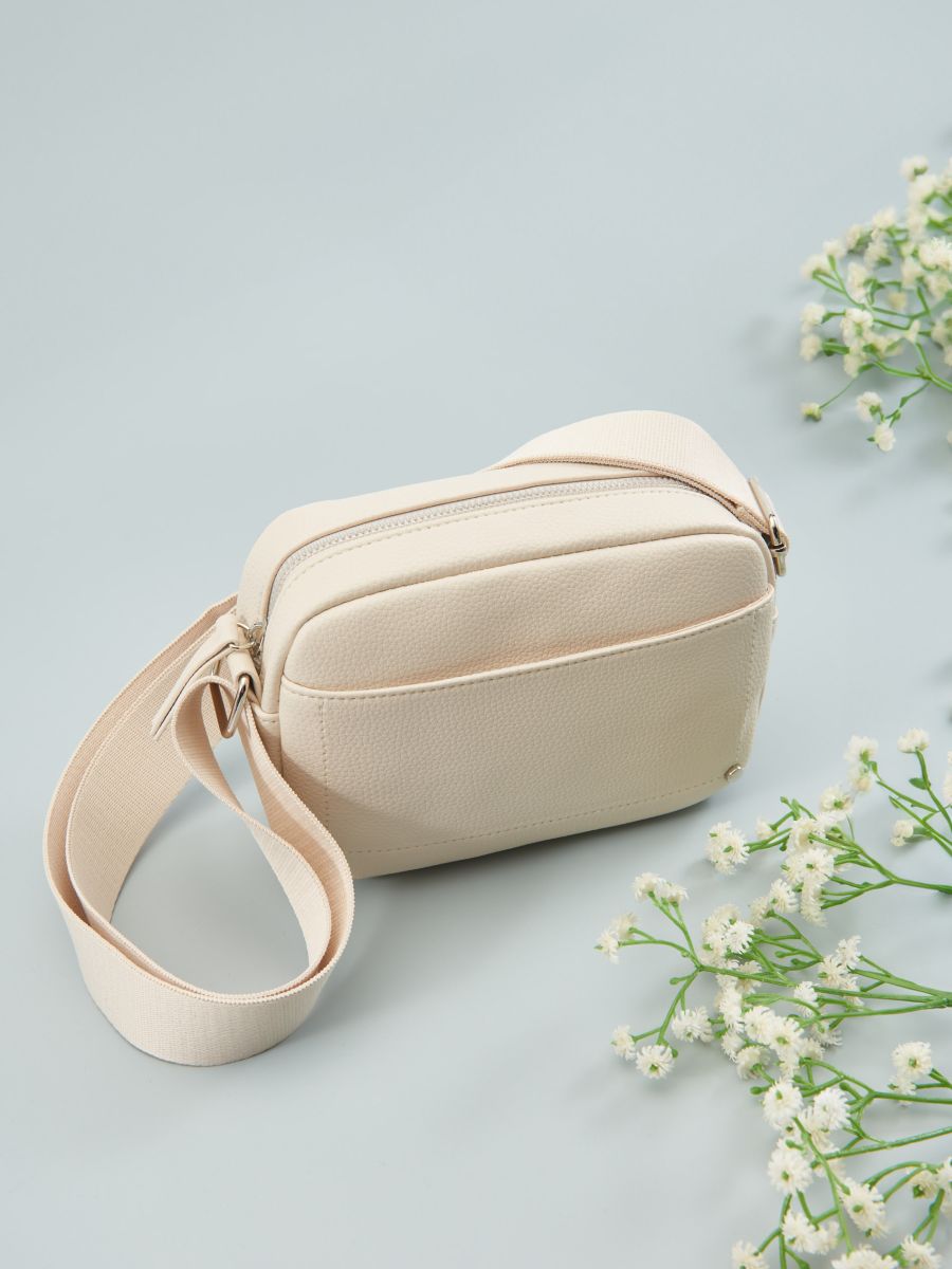 Чанта crossbody от изкуствена кожа - телесен цвят - SINSAY