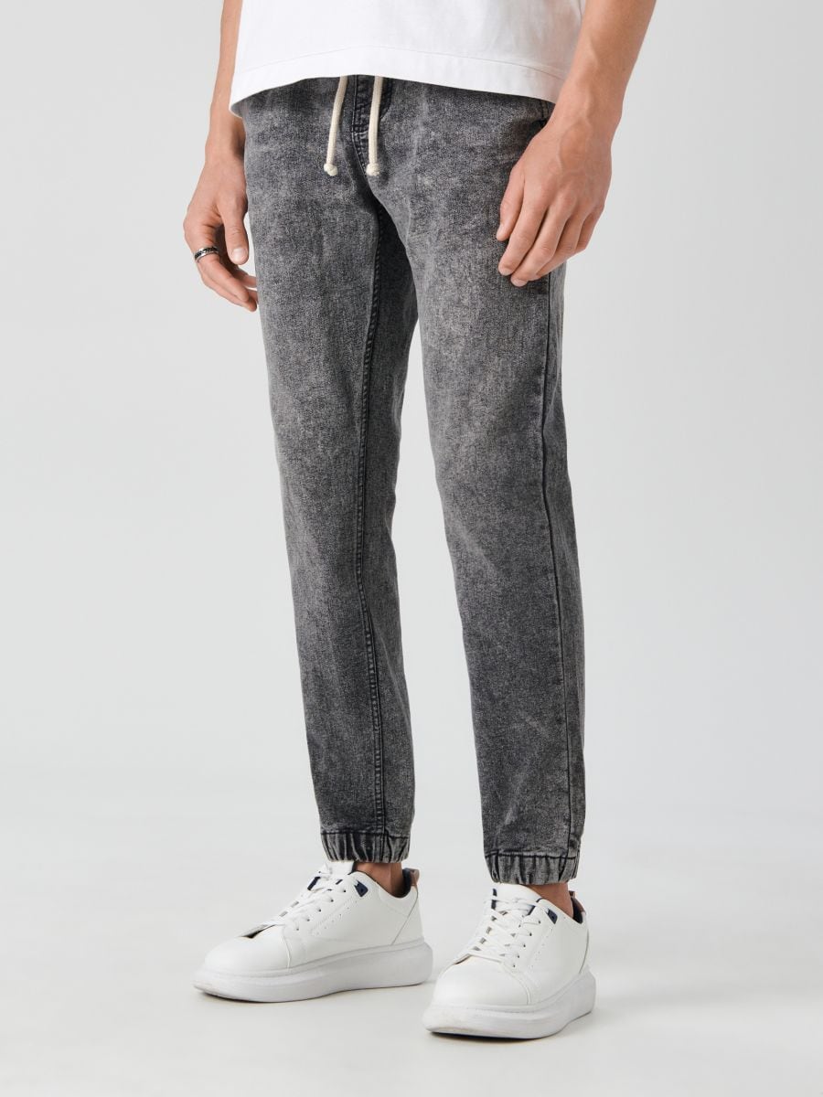 Jeans im Jogger-Fit - Grau - SINSAY