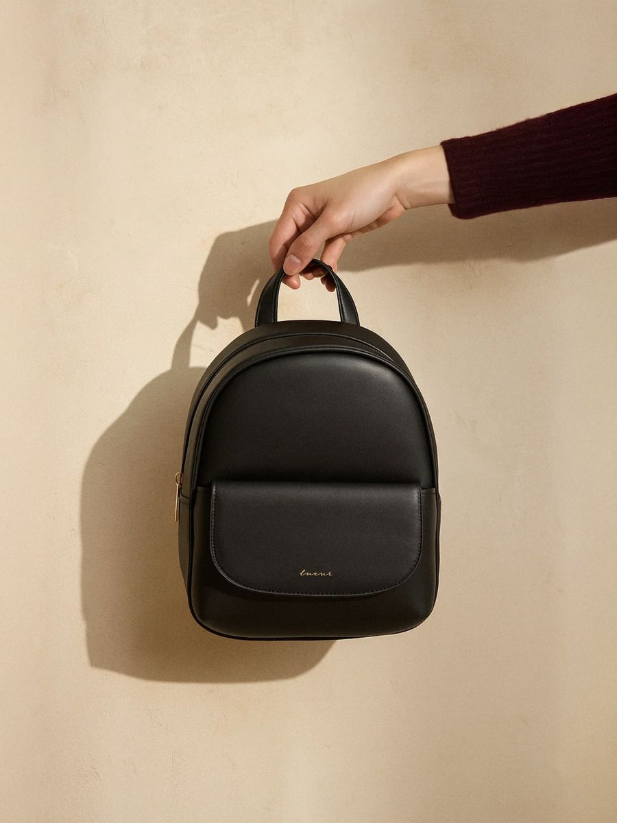 Elegantni ruksak od umjetne kože - crno - SINSAY