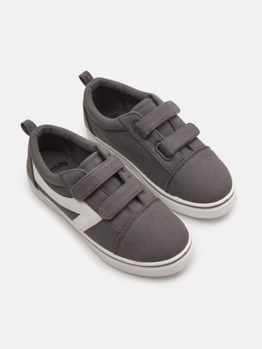 Sneakers in tessuto con velcro - grigio scuro - SINSAY