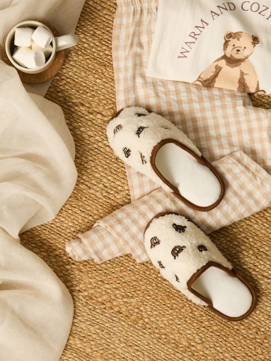 Papuče - krémová - SINSAY